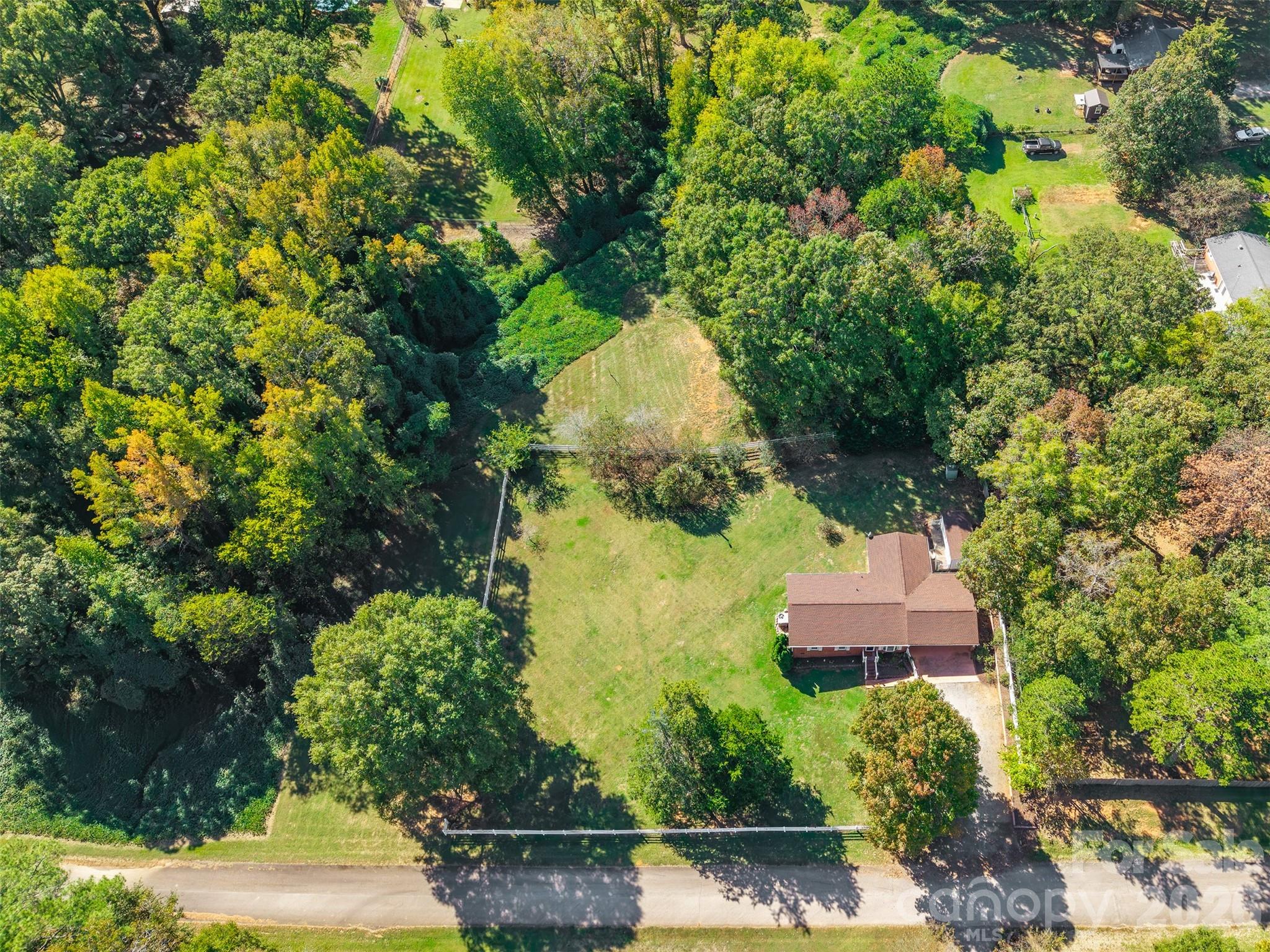main property photo 31