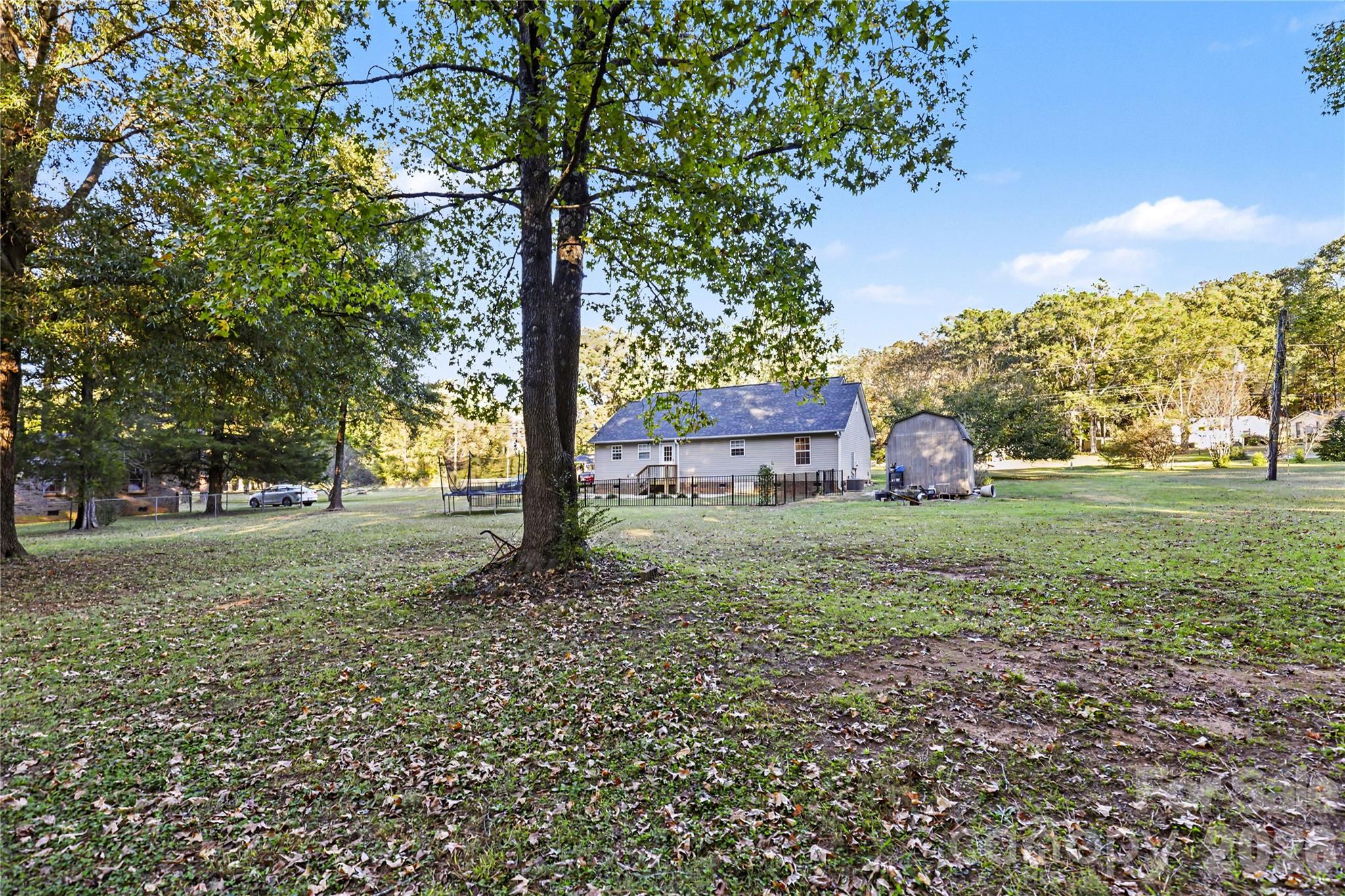 main property photo 26