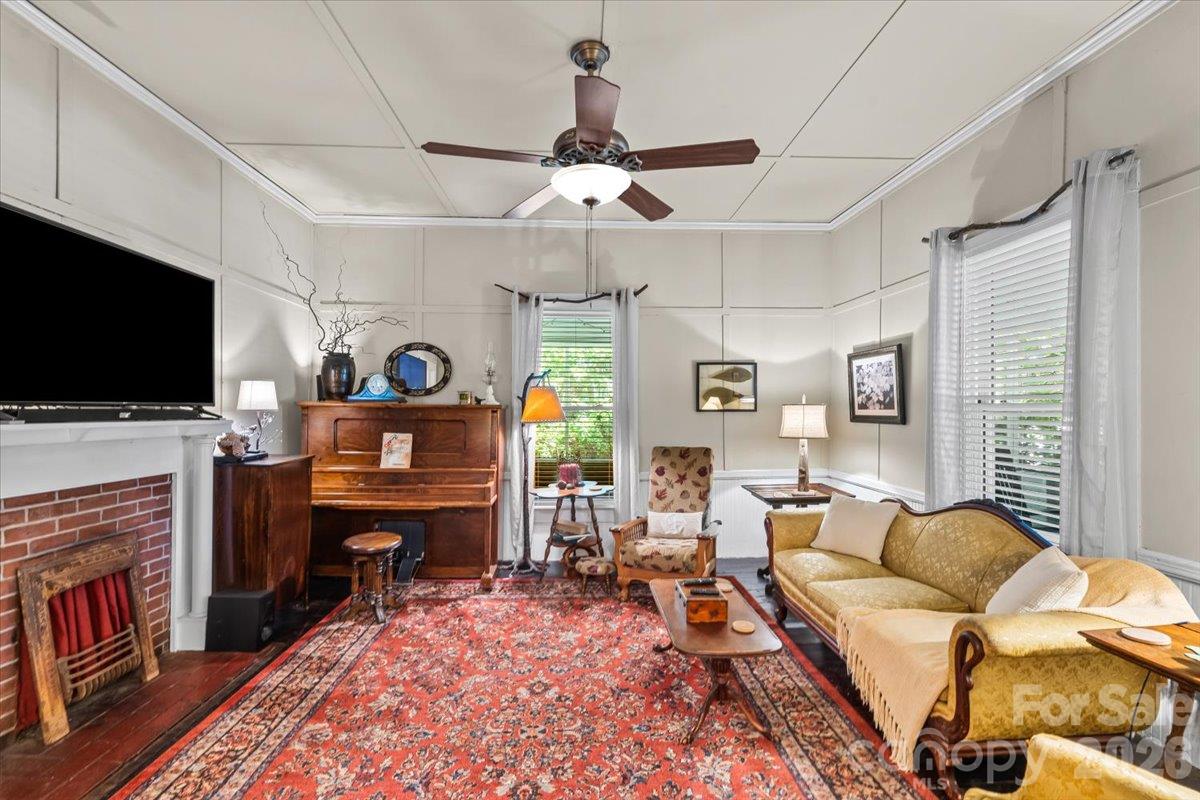 main property photo 6