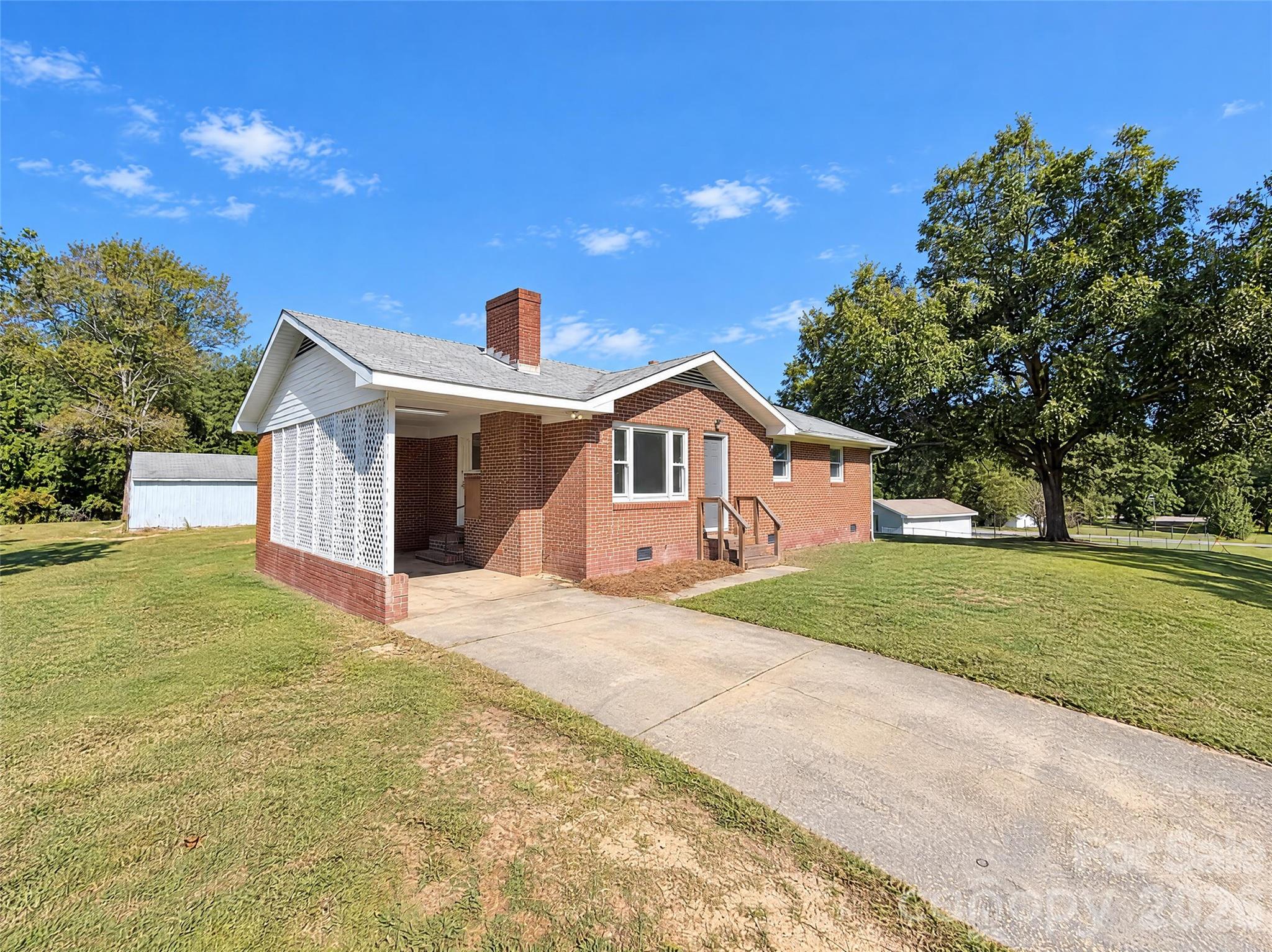main property photo 14