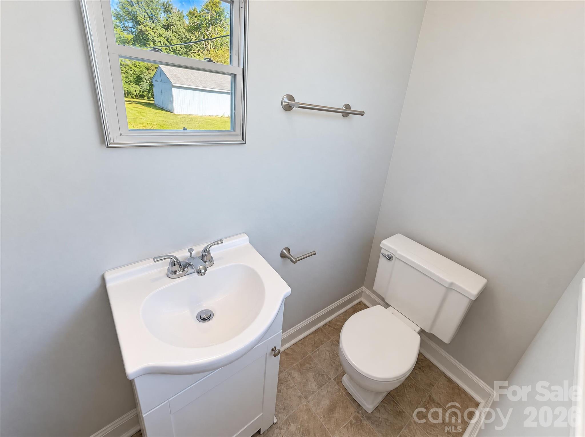 main property photo 9