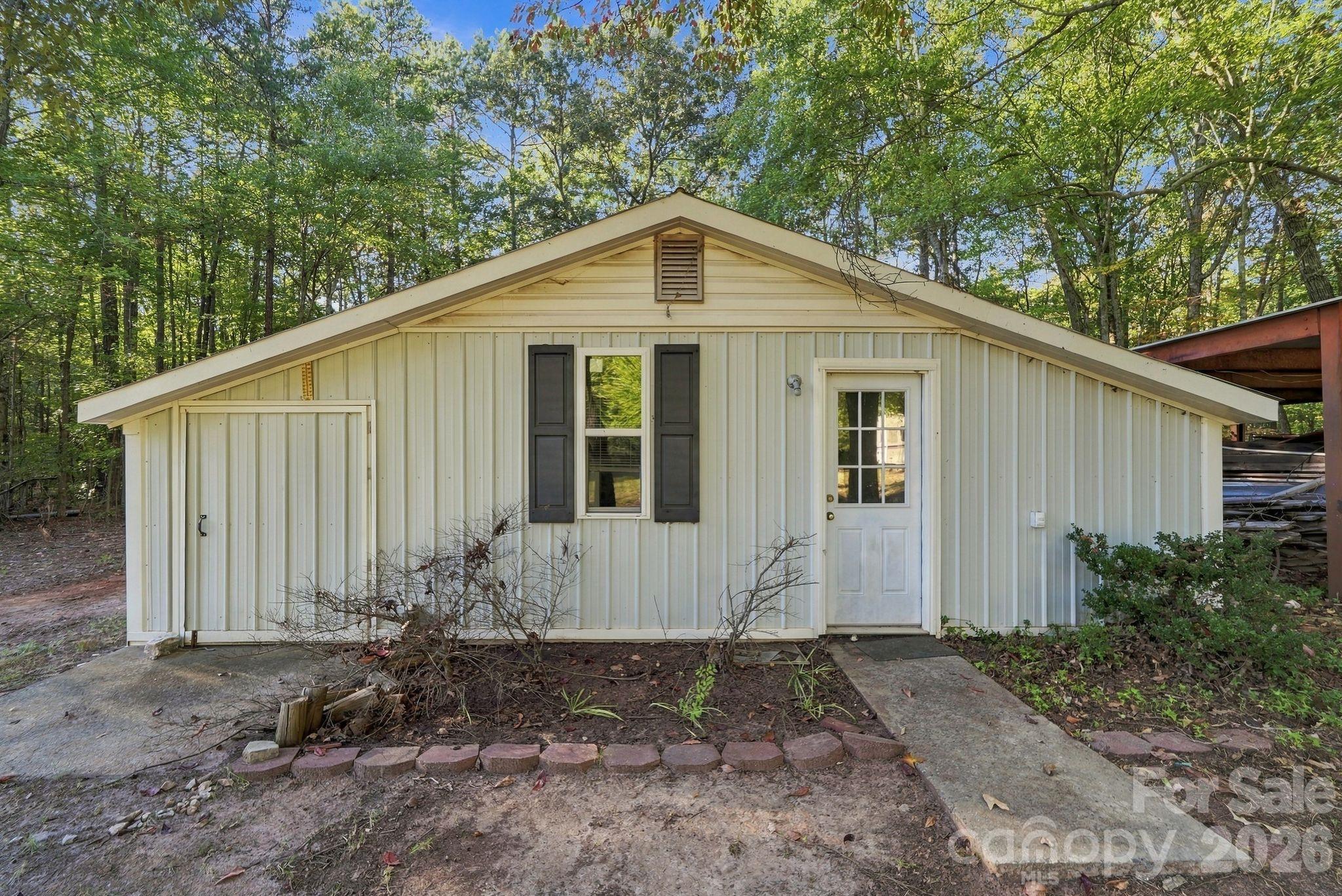 main property photo 27