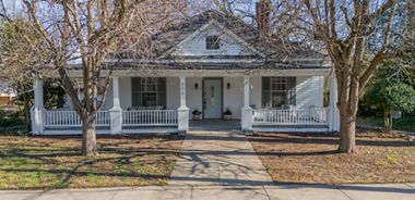 image of property with 3 Bed | 2 Bath | 1,948 Sqft