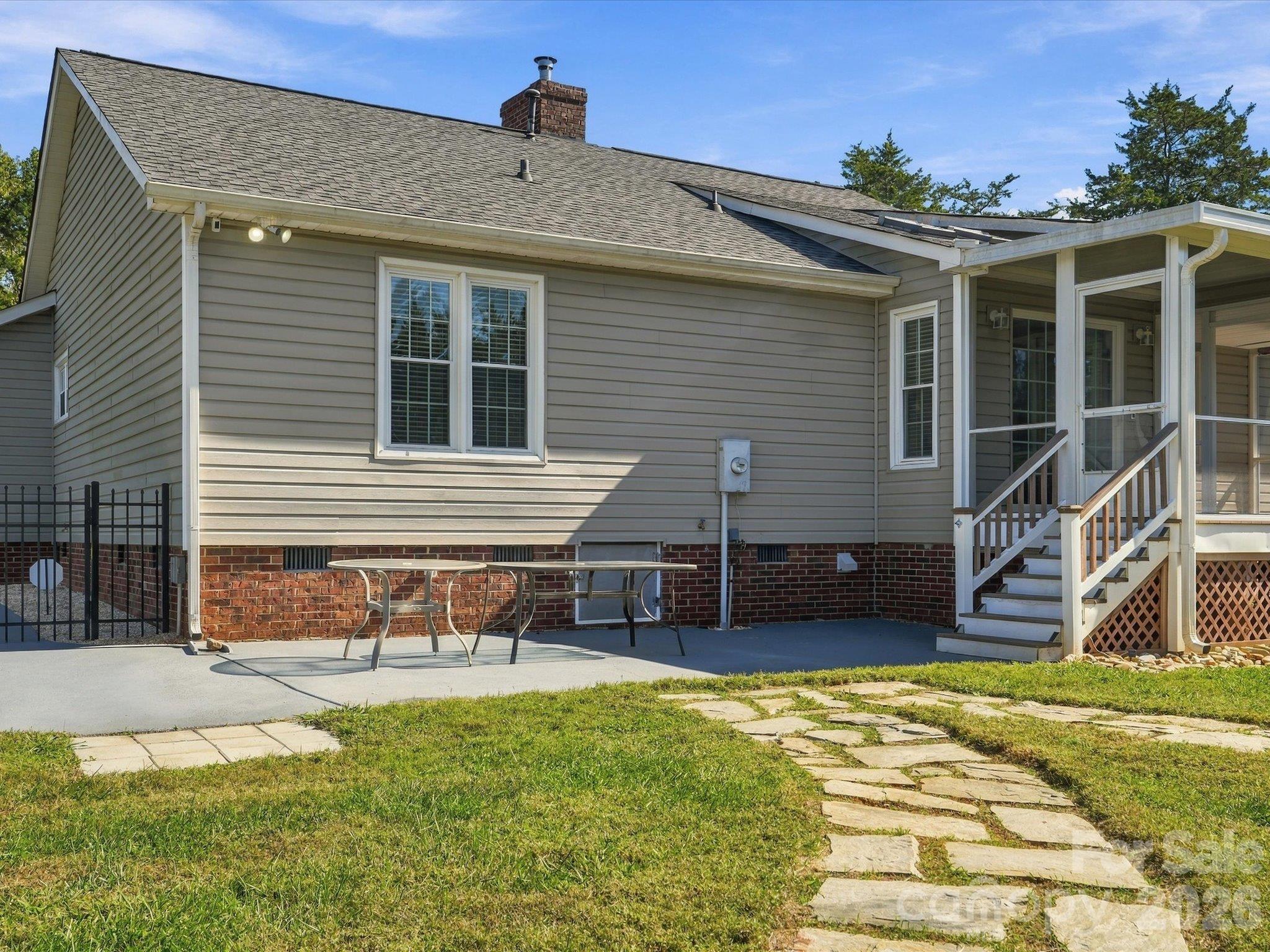 main property photo 28