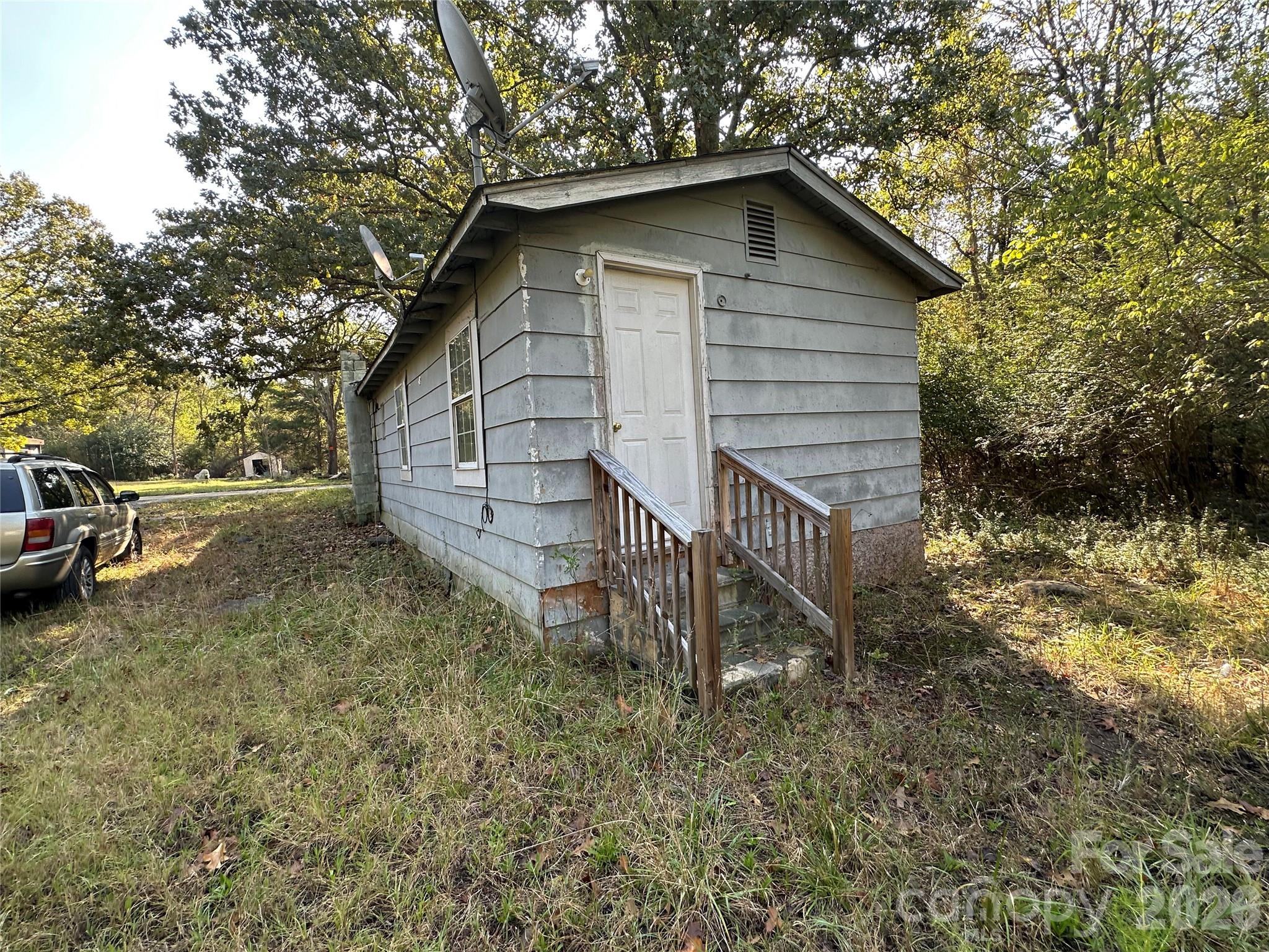 main property photo 11