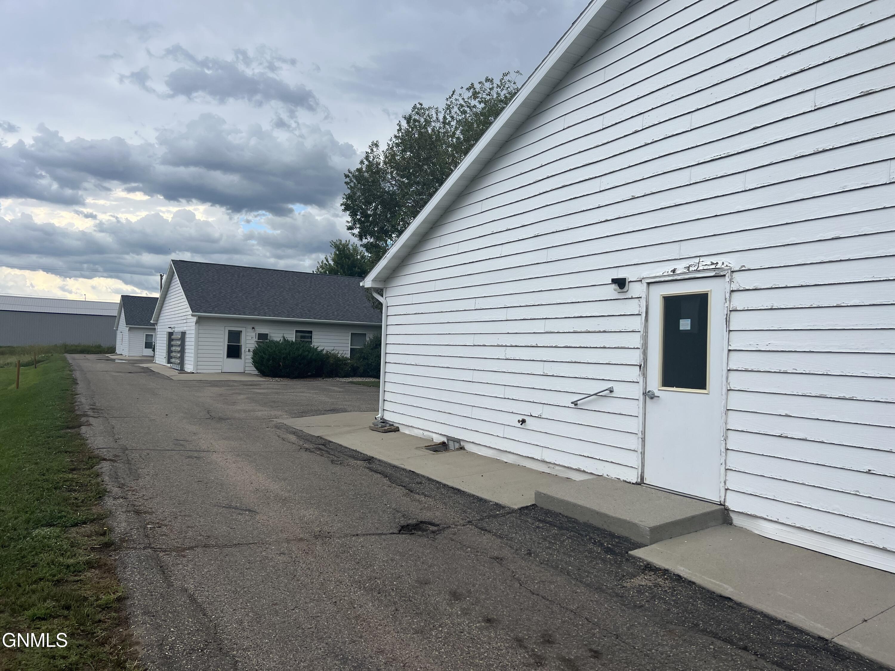 main property photo 14