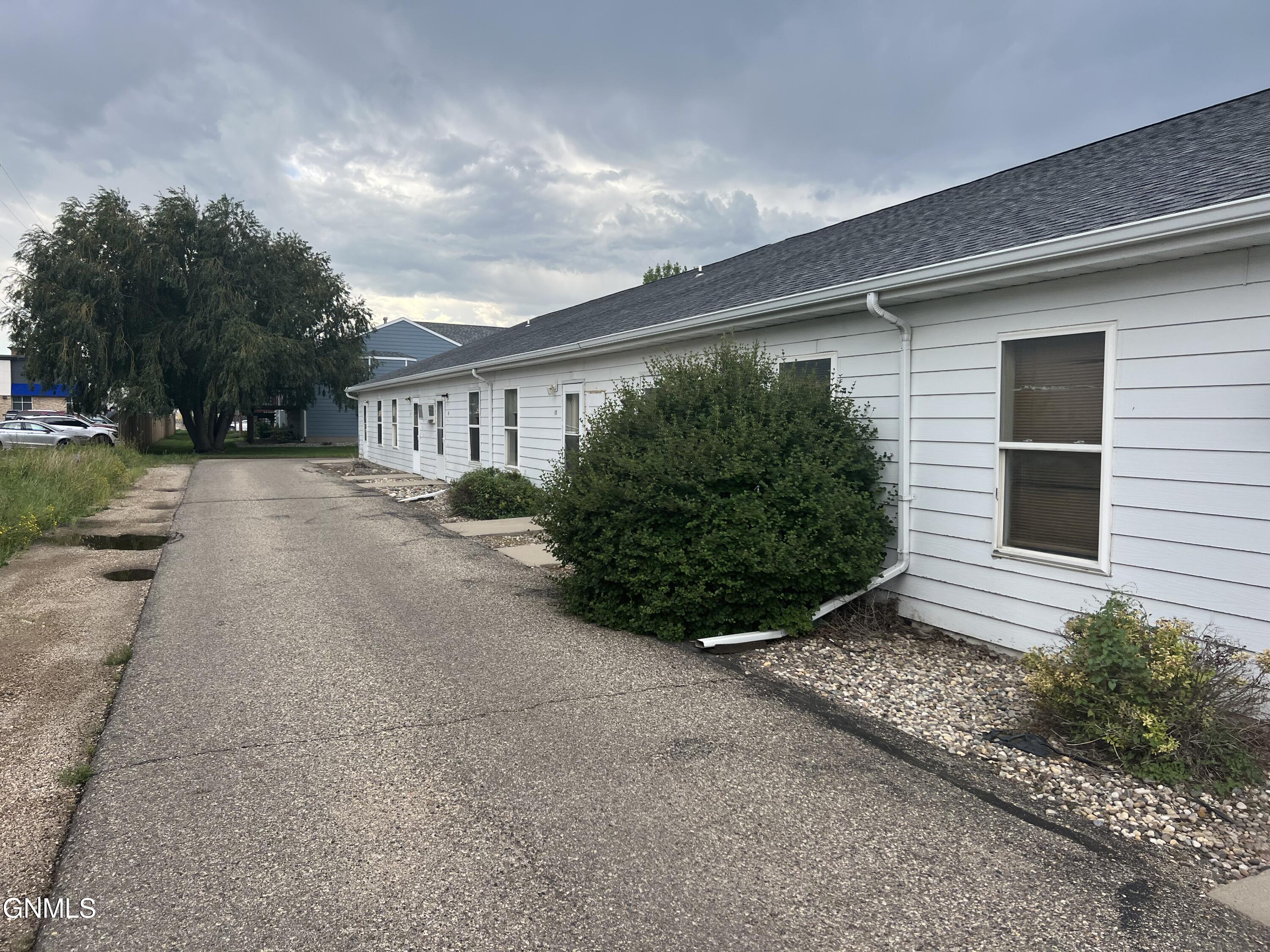 main property photo 6
