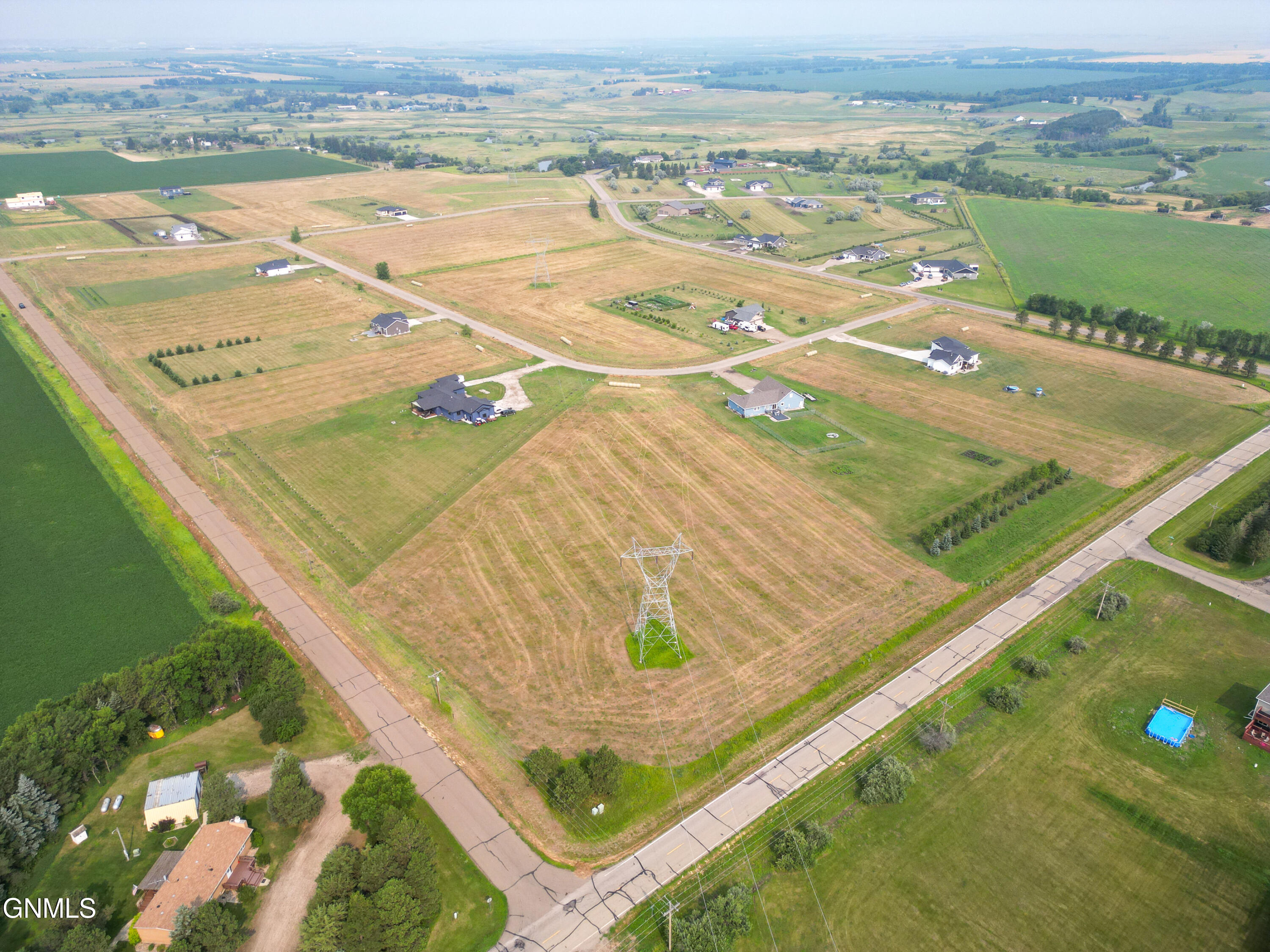 main property photo 9