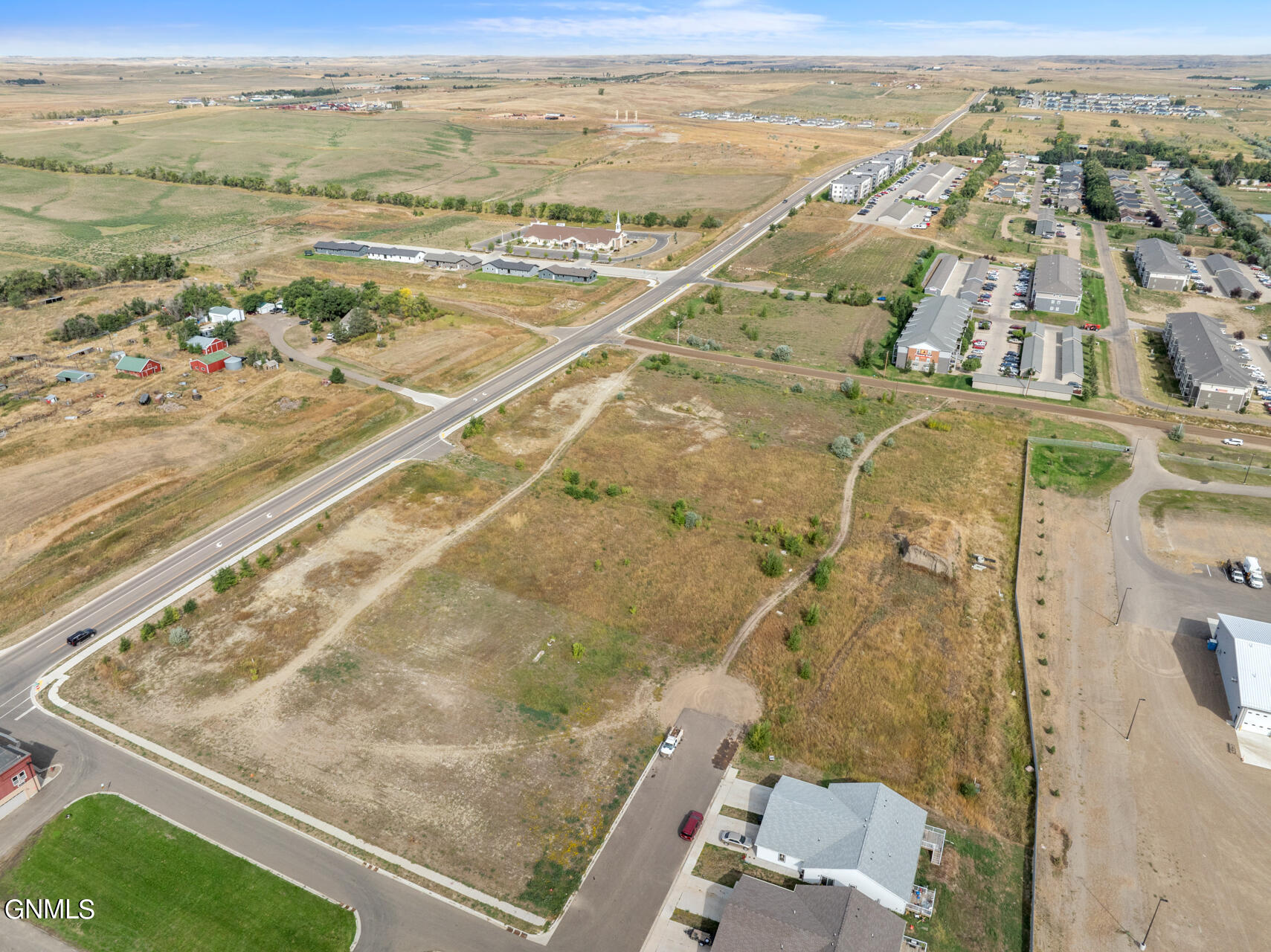 main property photo 10