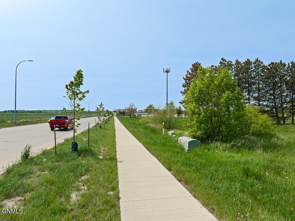 main property photo 10