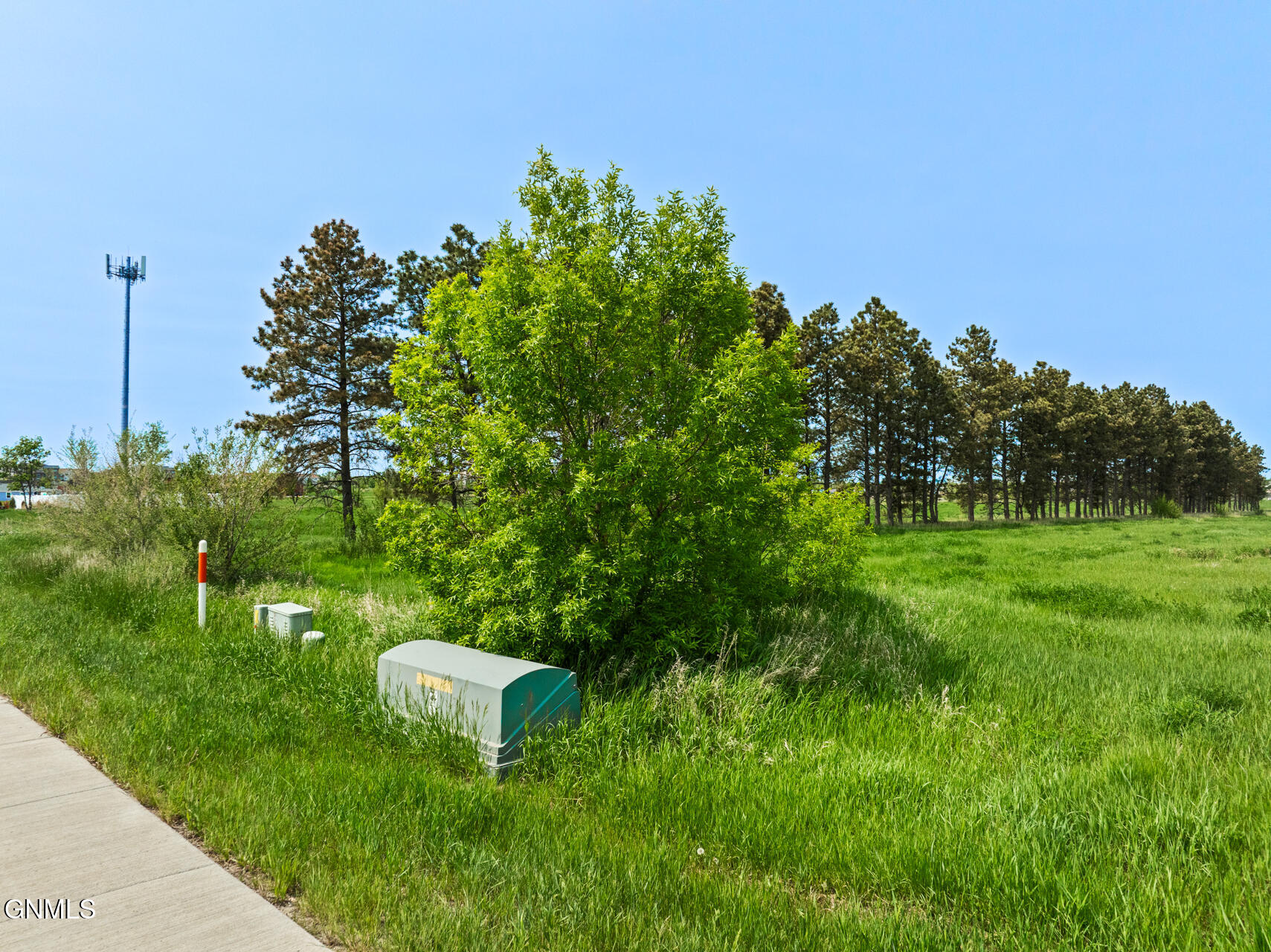 main property photo 11