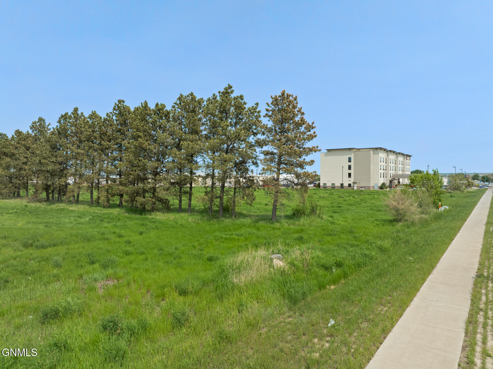 main property photo 12