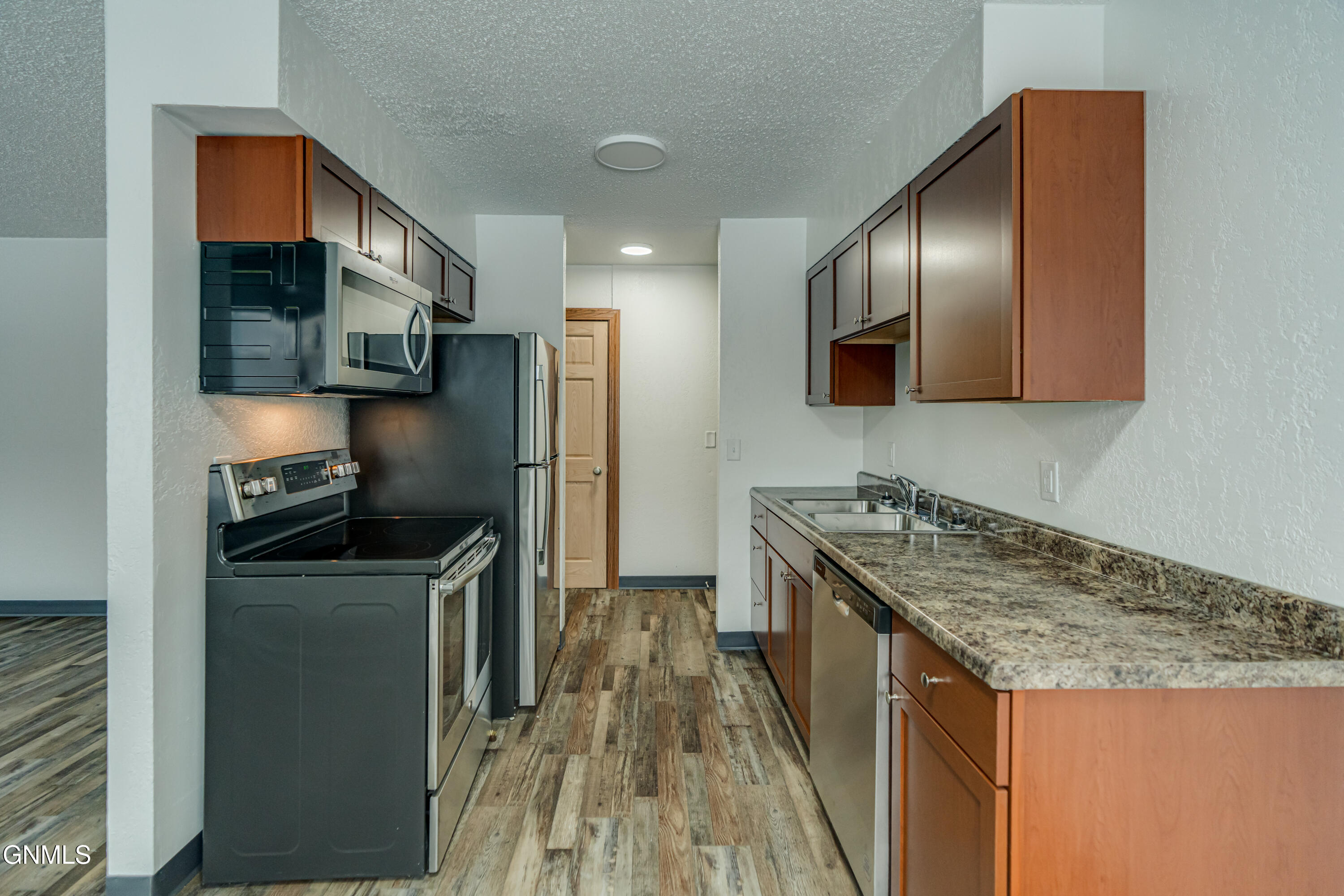 property viewer photo 10