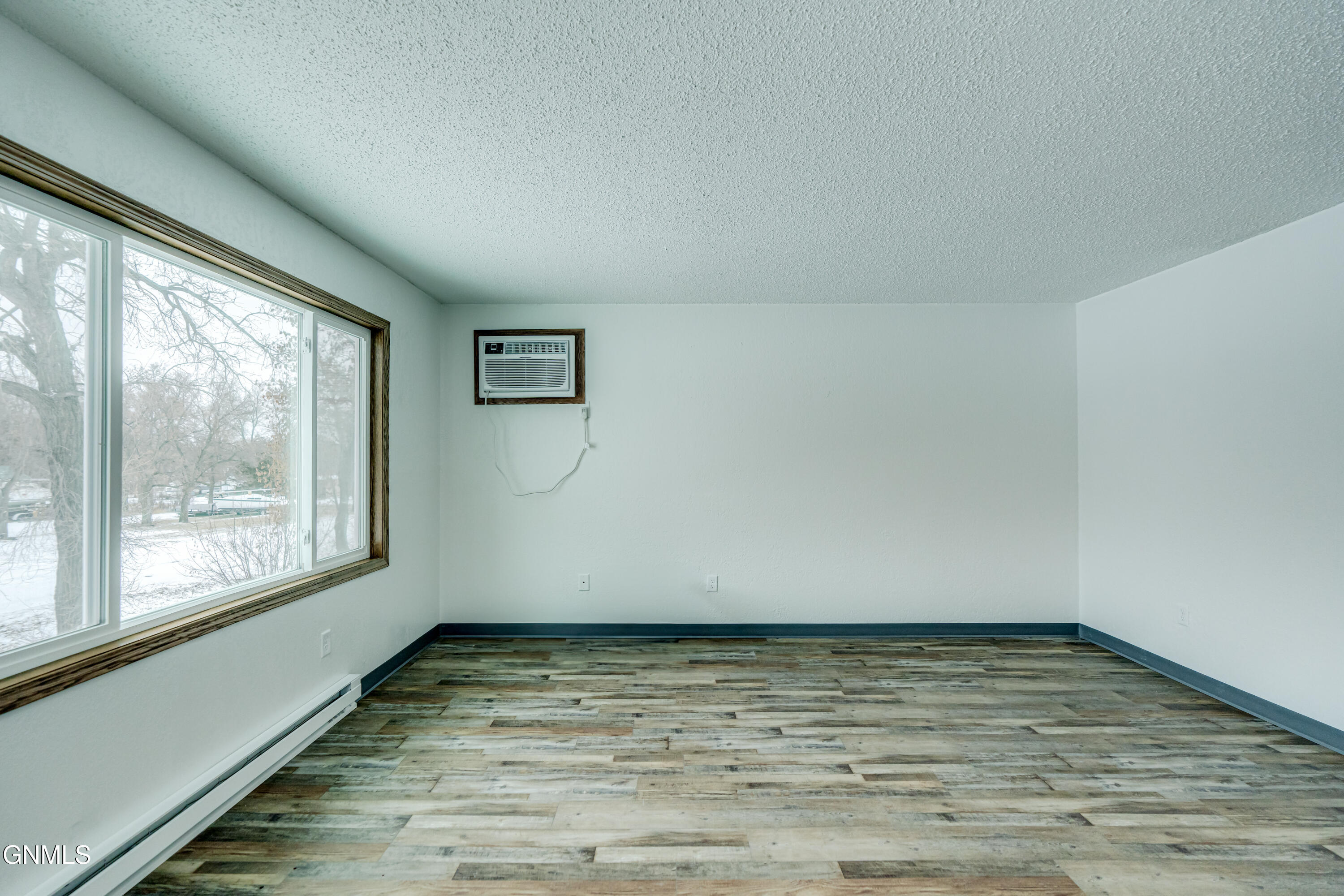 property viewer photo 12