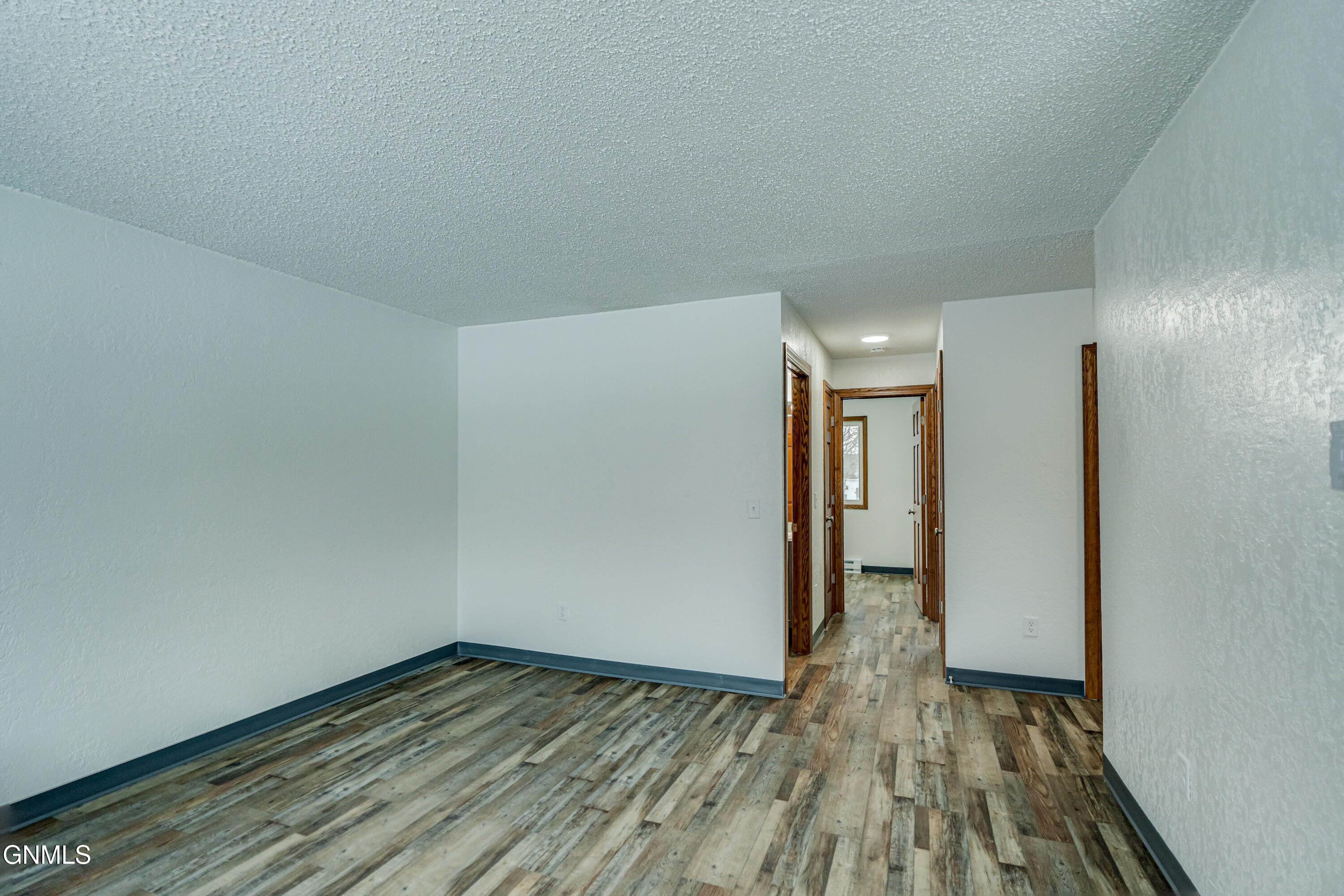 property viewer photo 13