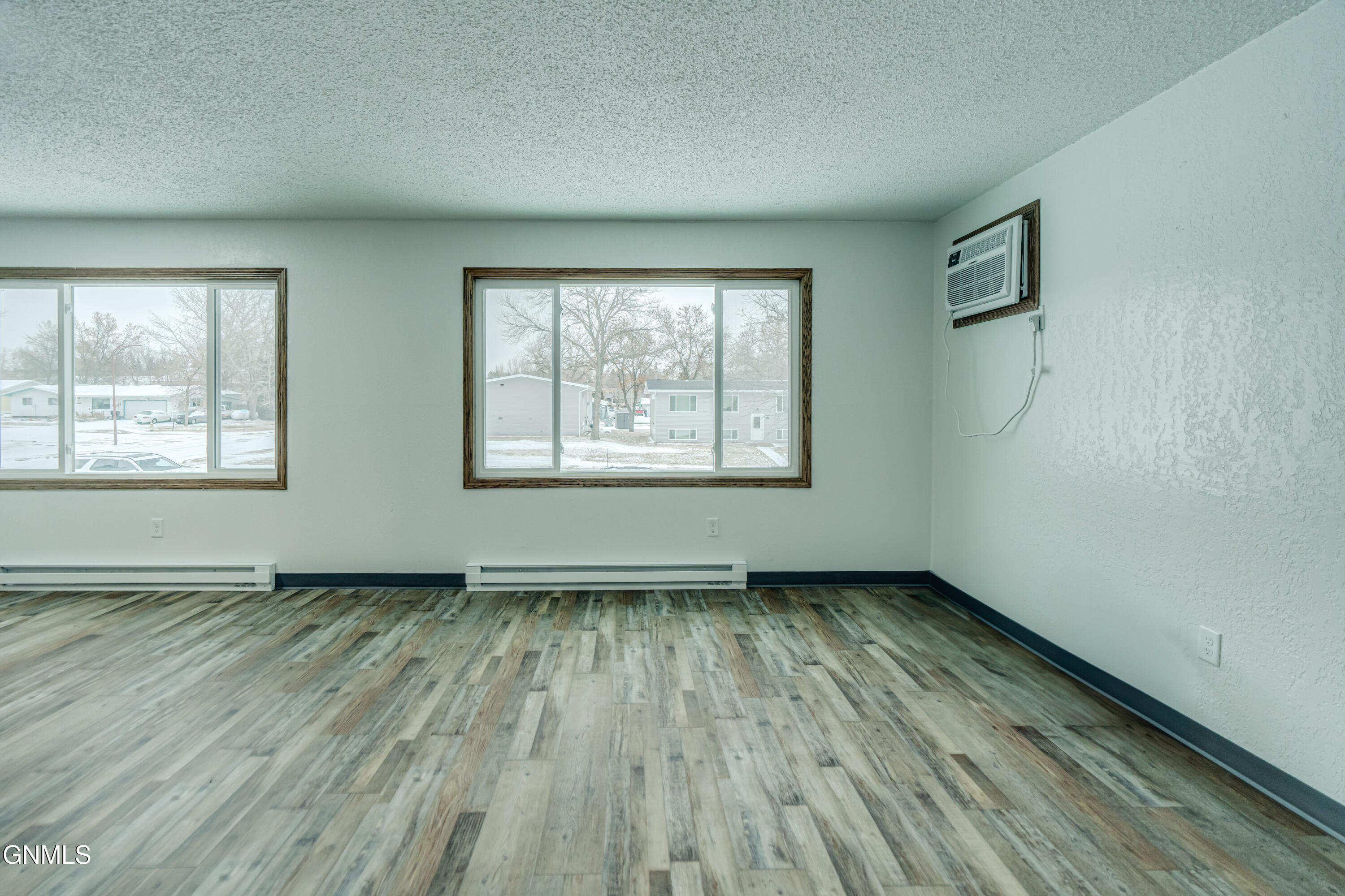 property viewer photo 16