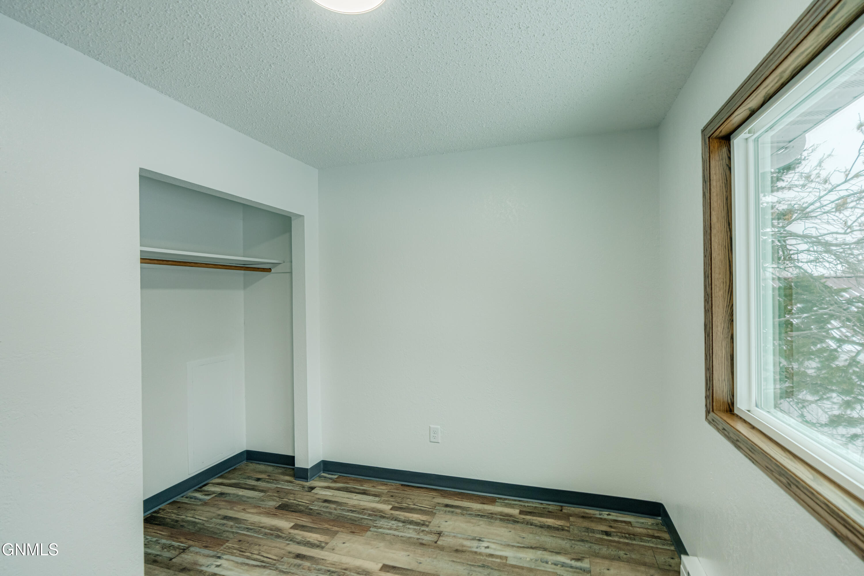 property viewer photo 23