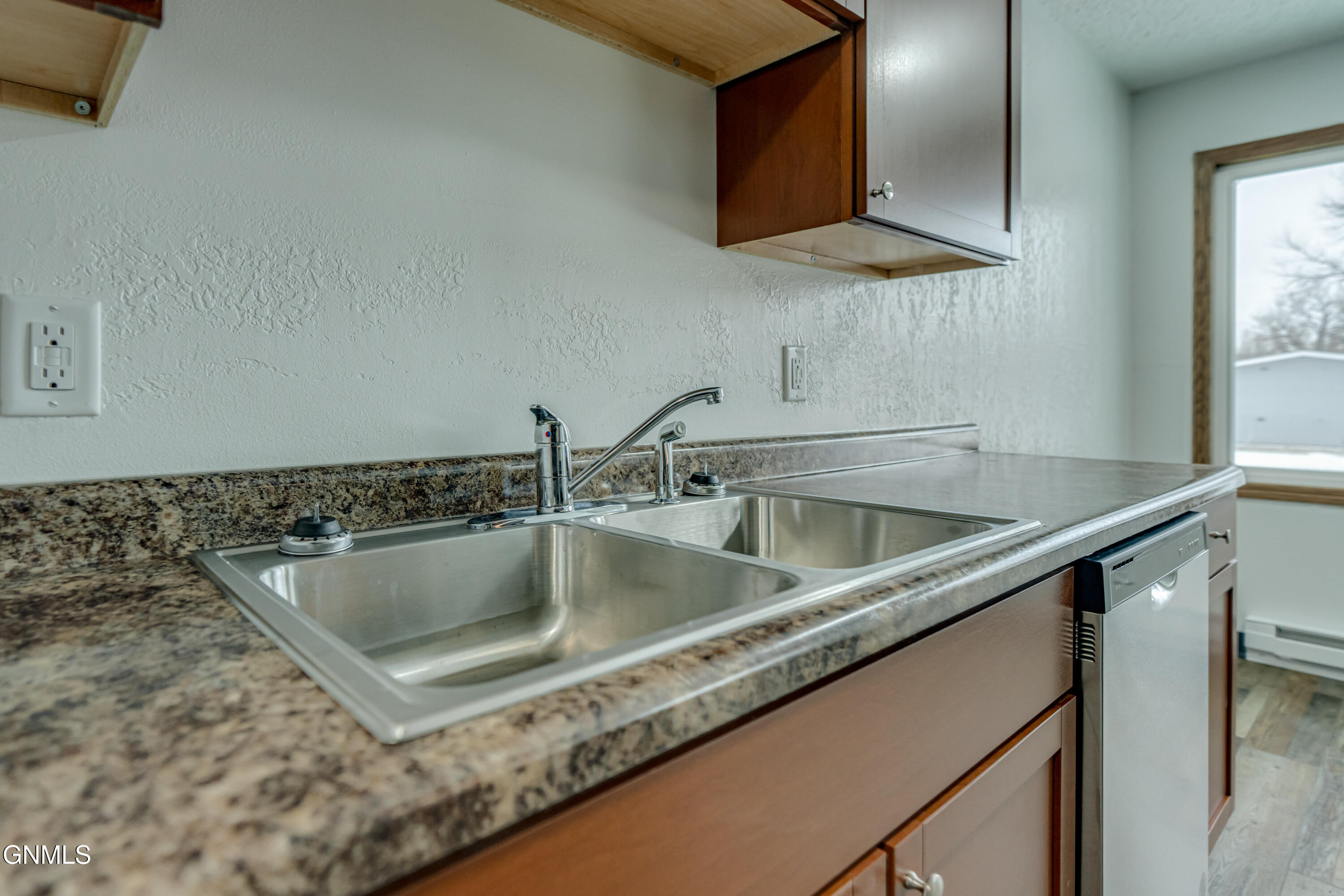 property viewer photo 7
