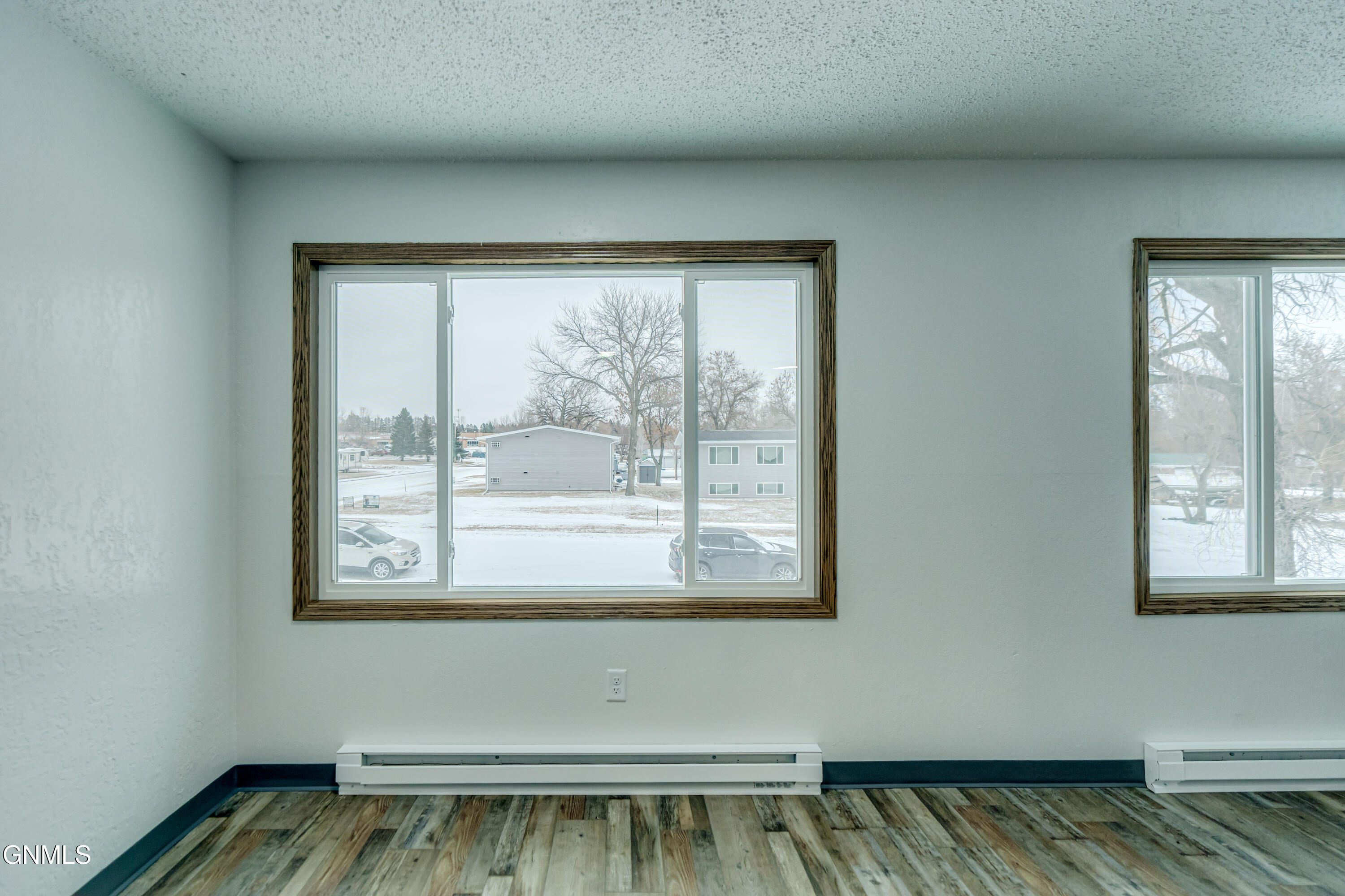property viewer photo 9