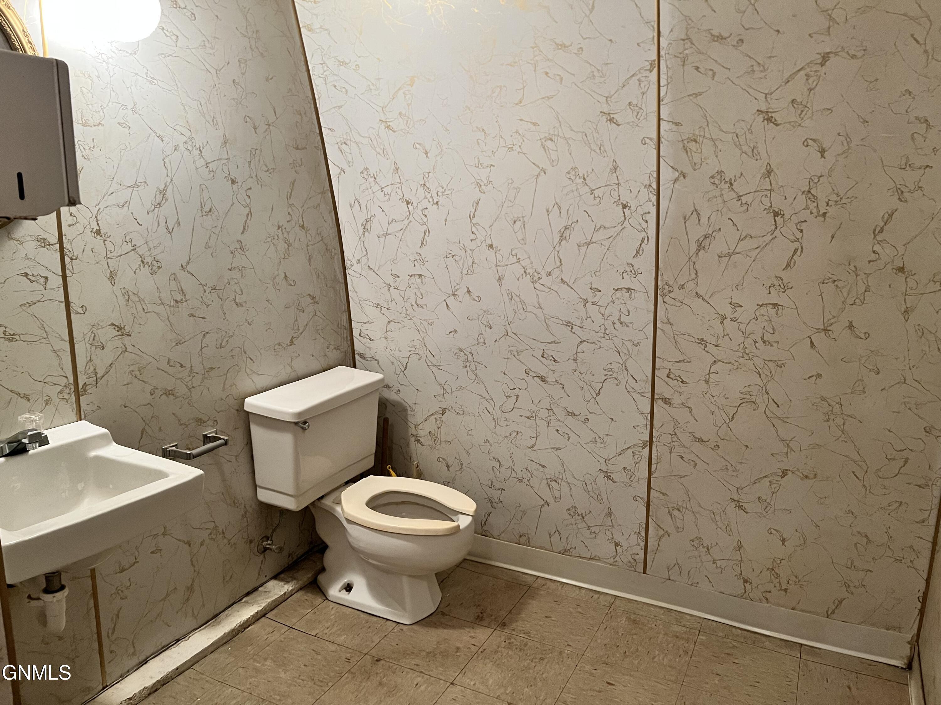 property viewer photo 11