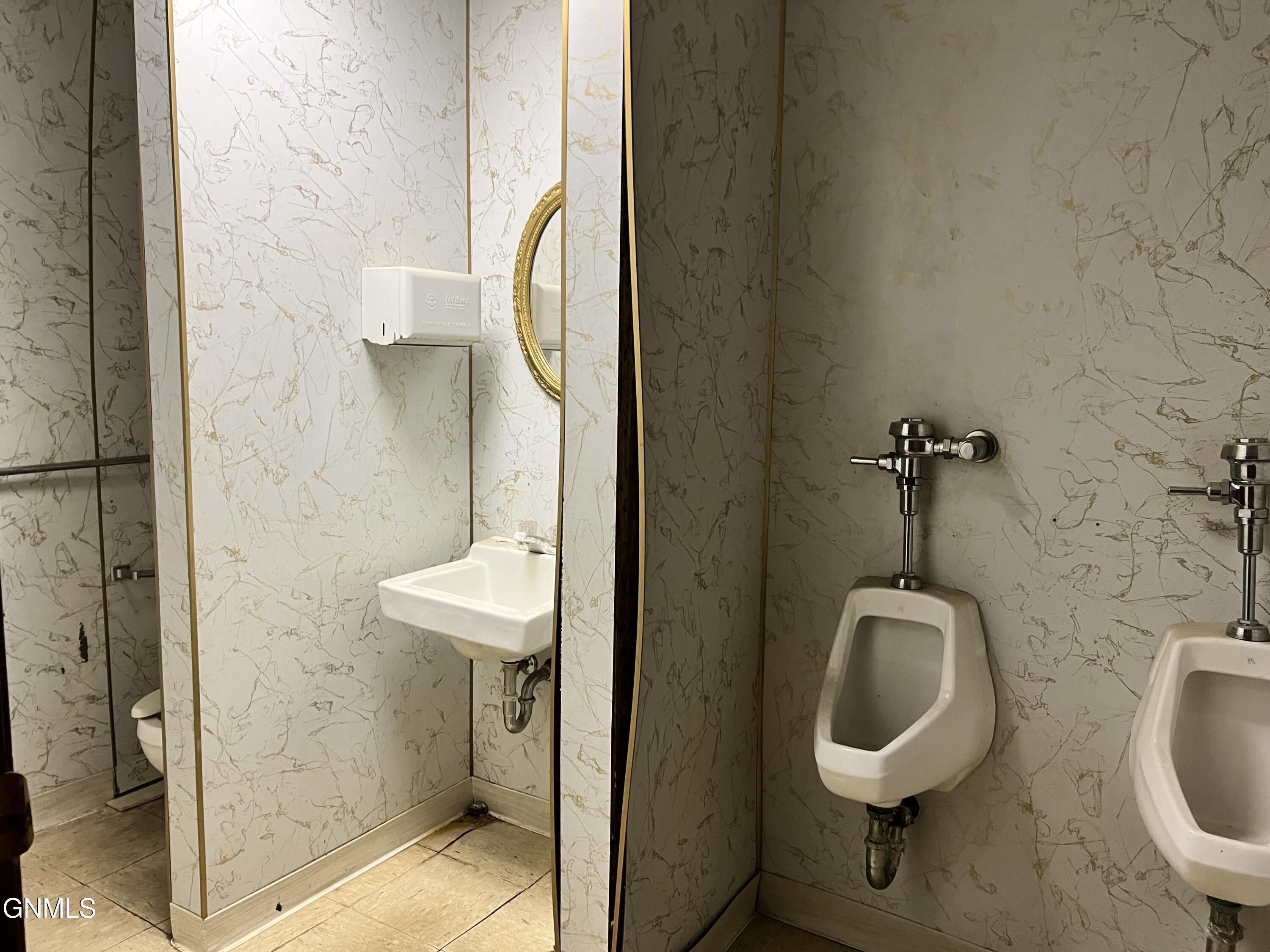 property viewer photo 13