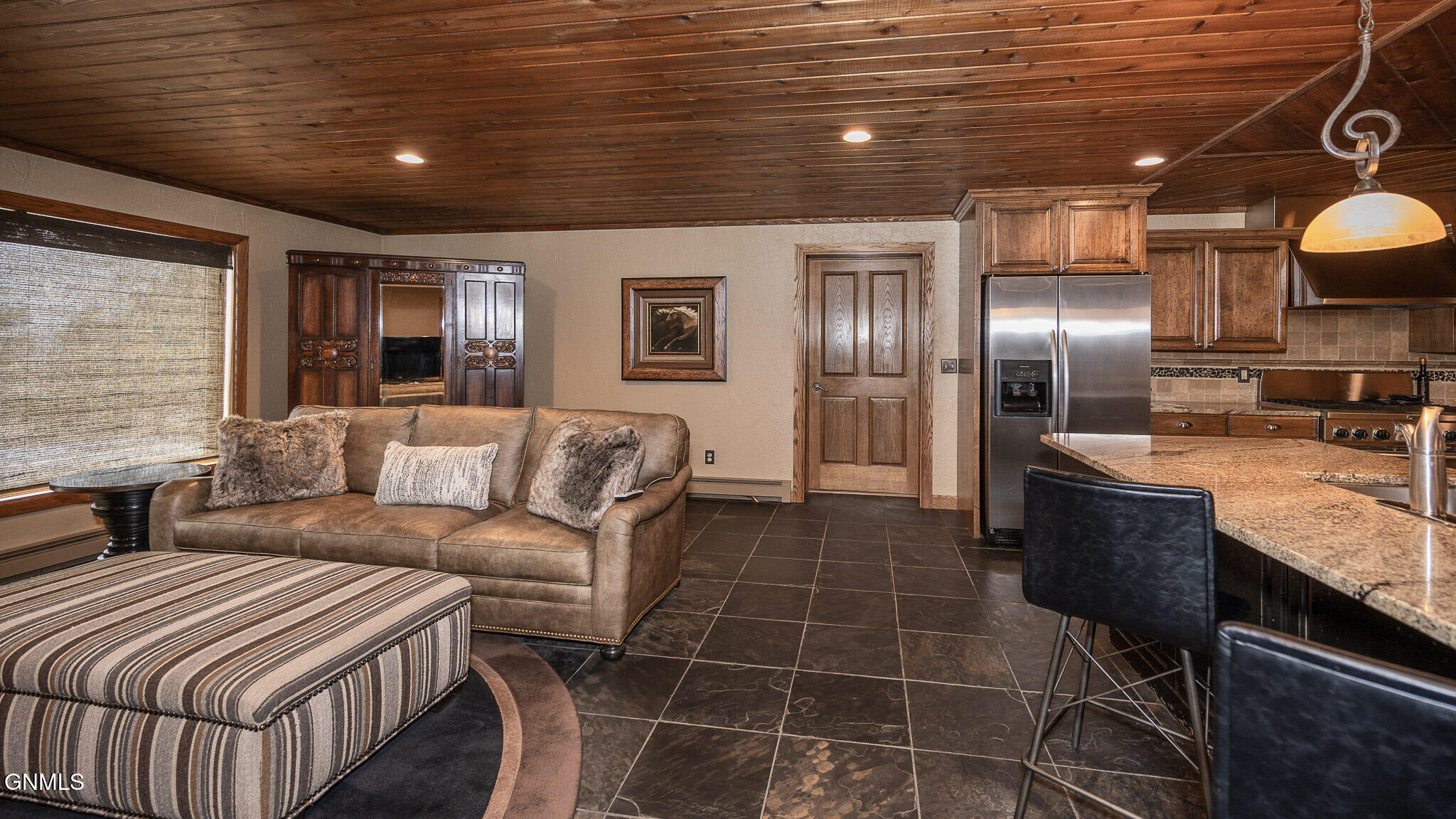 property viewer photo 10