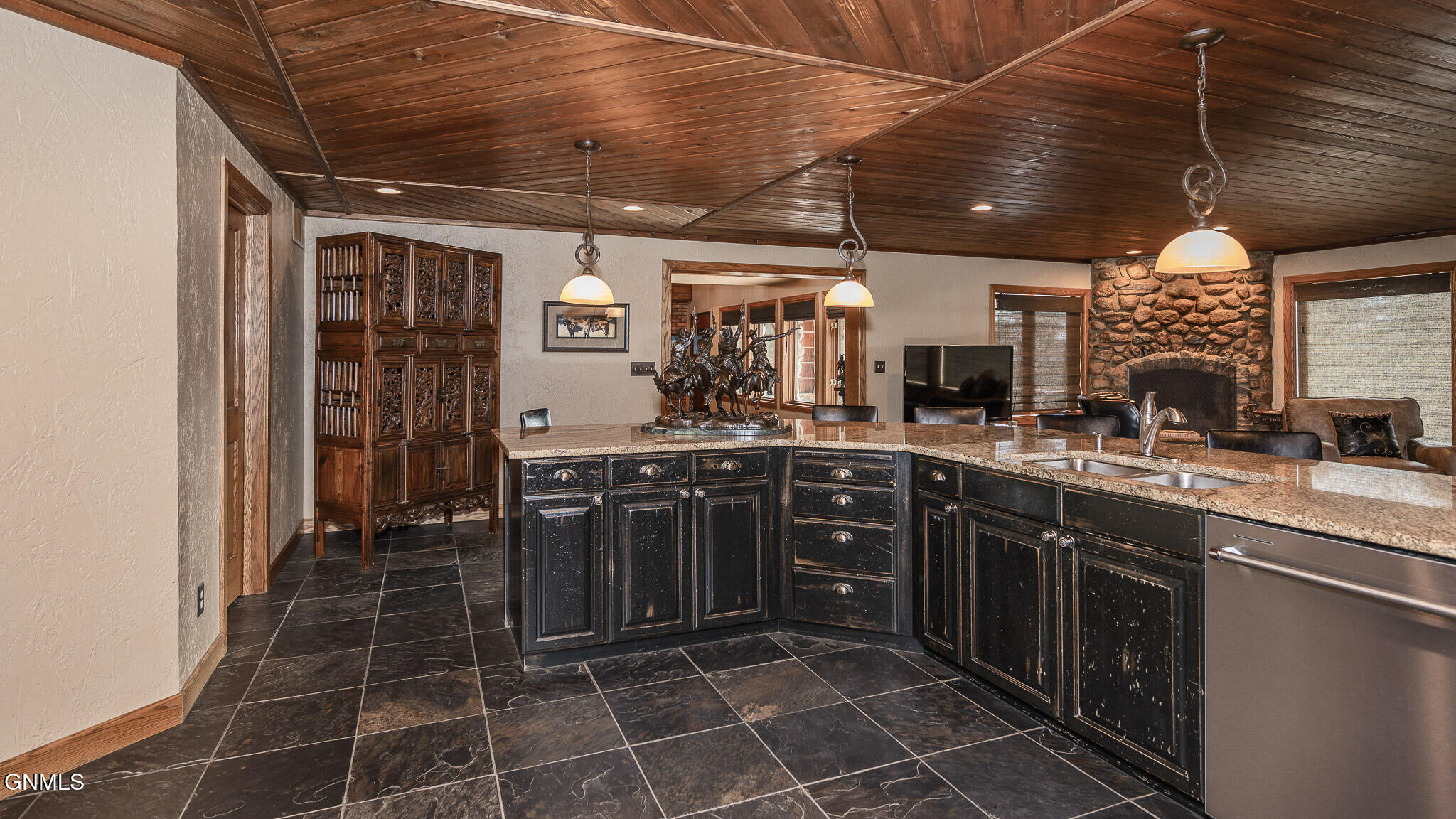 property viewer photo 16