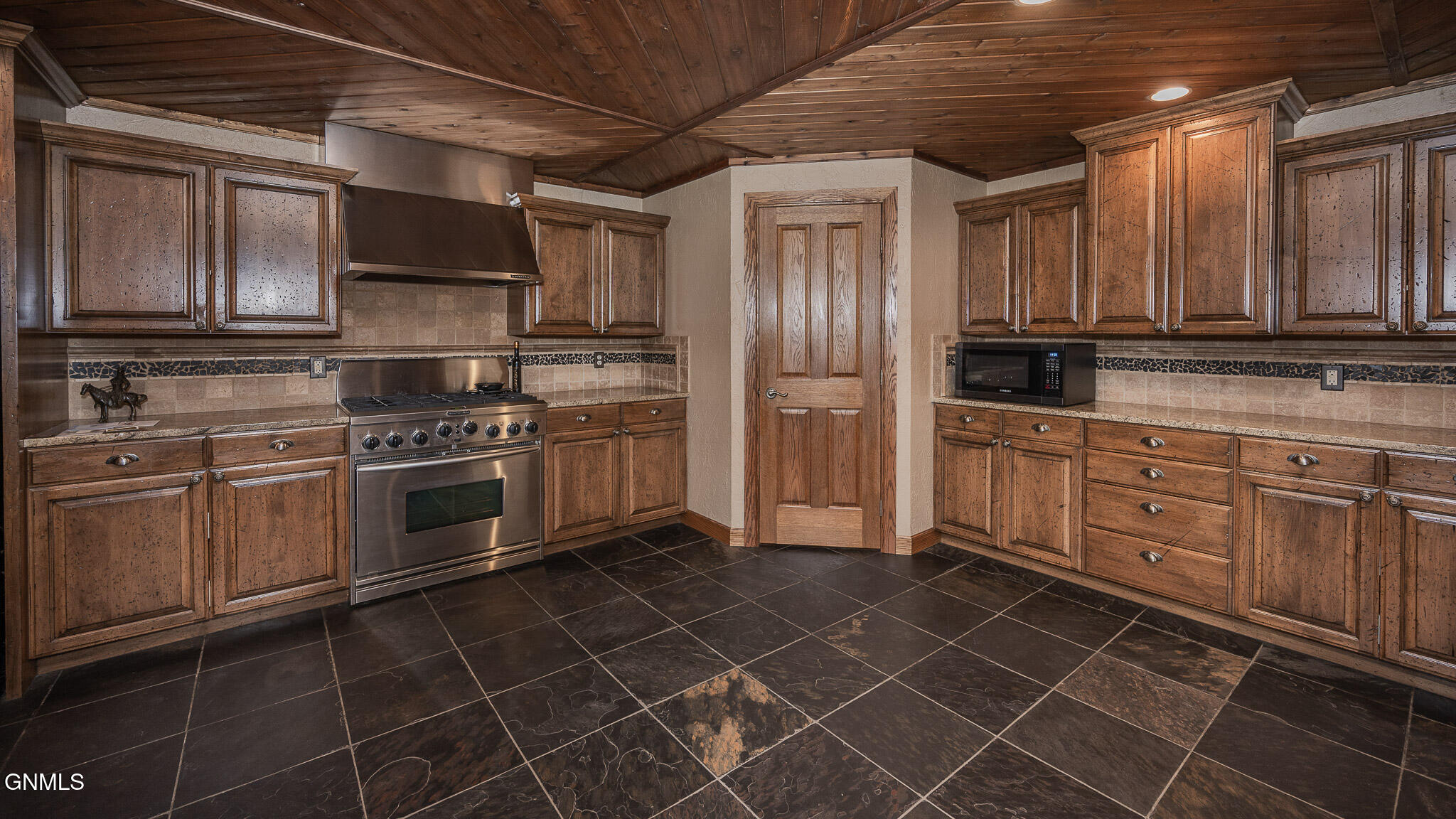 property viewer photo 17