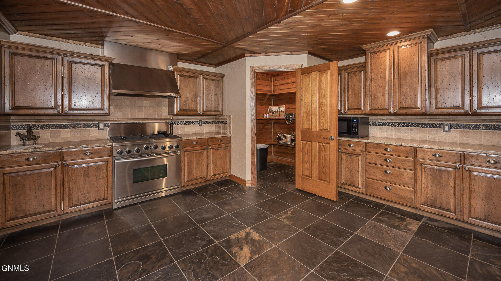 property viewer photo 18
