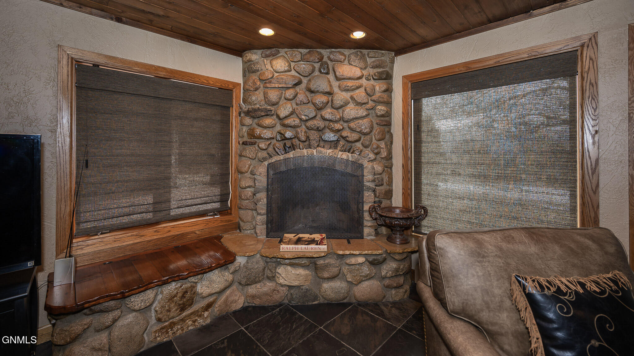 property viewer photo 19