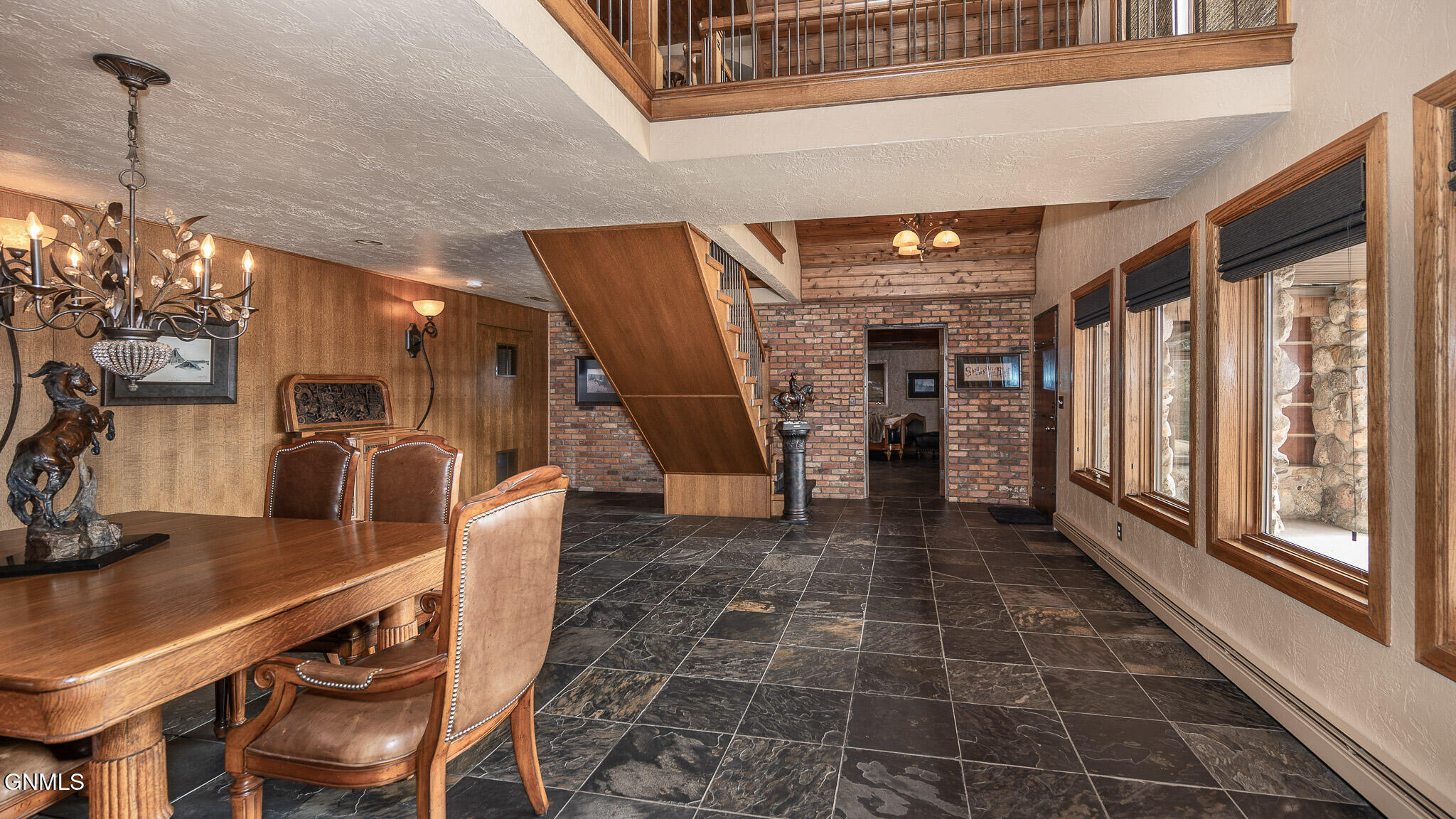 property viewer photo 20