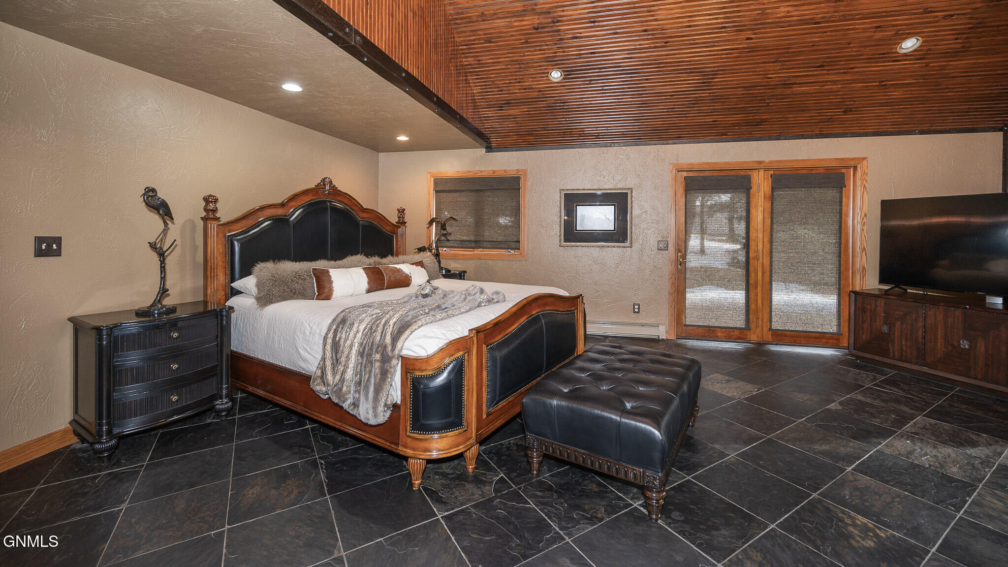 property viewer photo 24