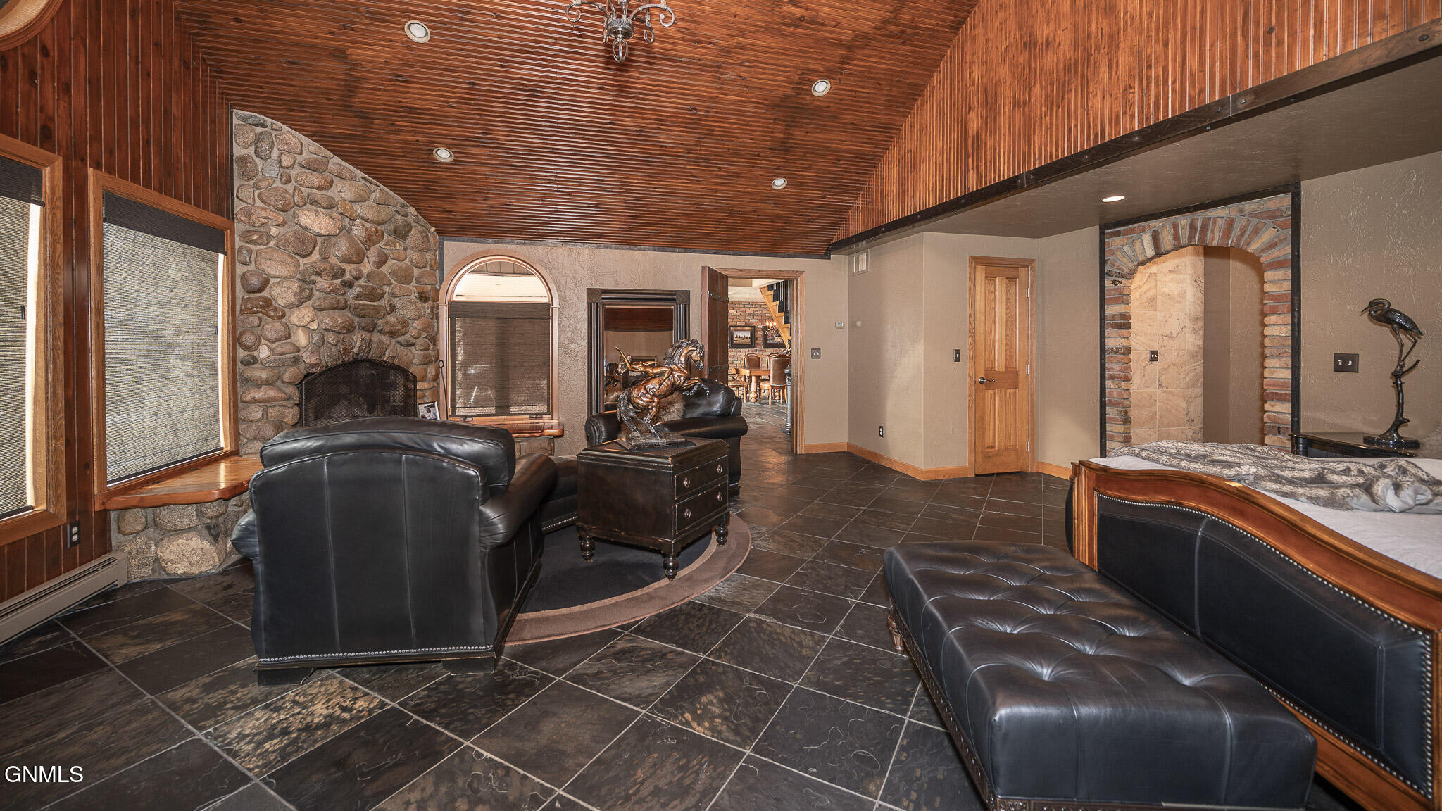 property viewer photo 27
