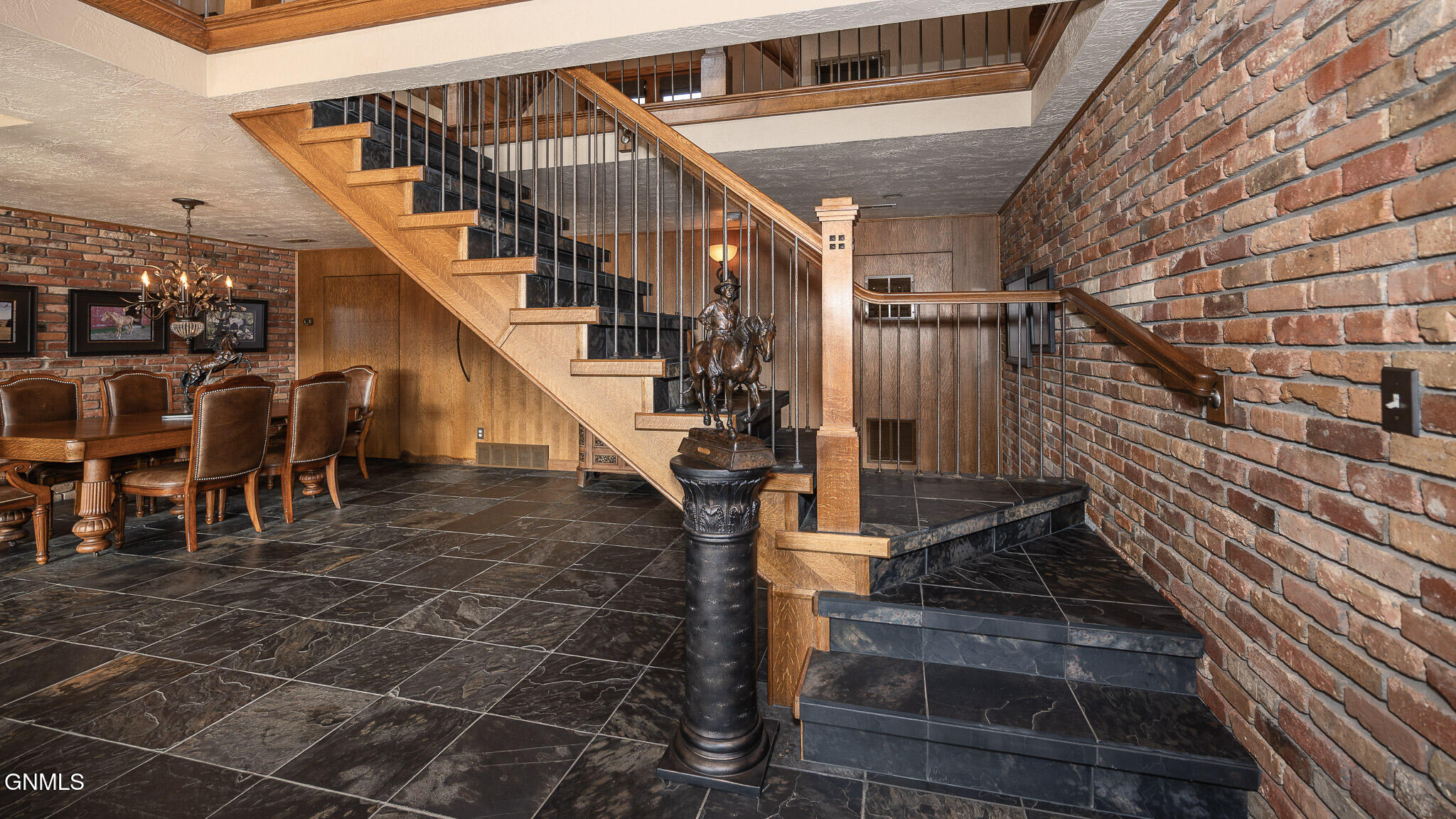 property viewer photo 33