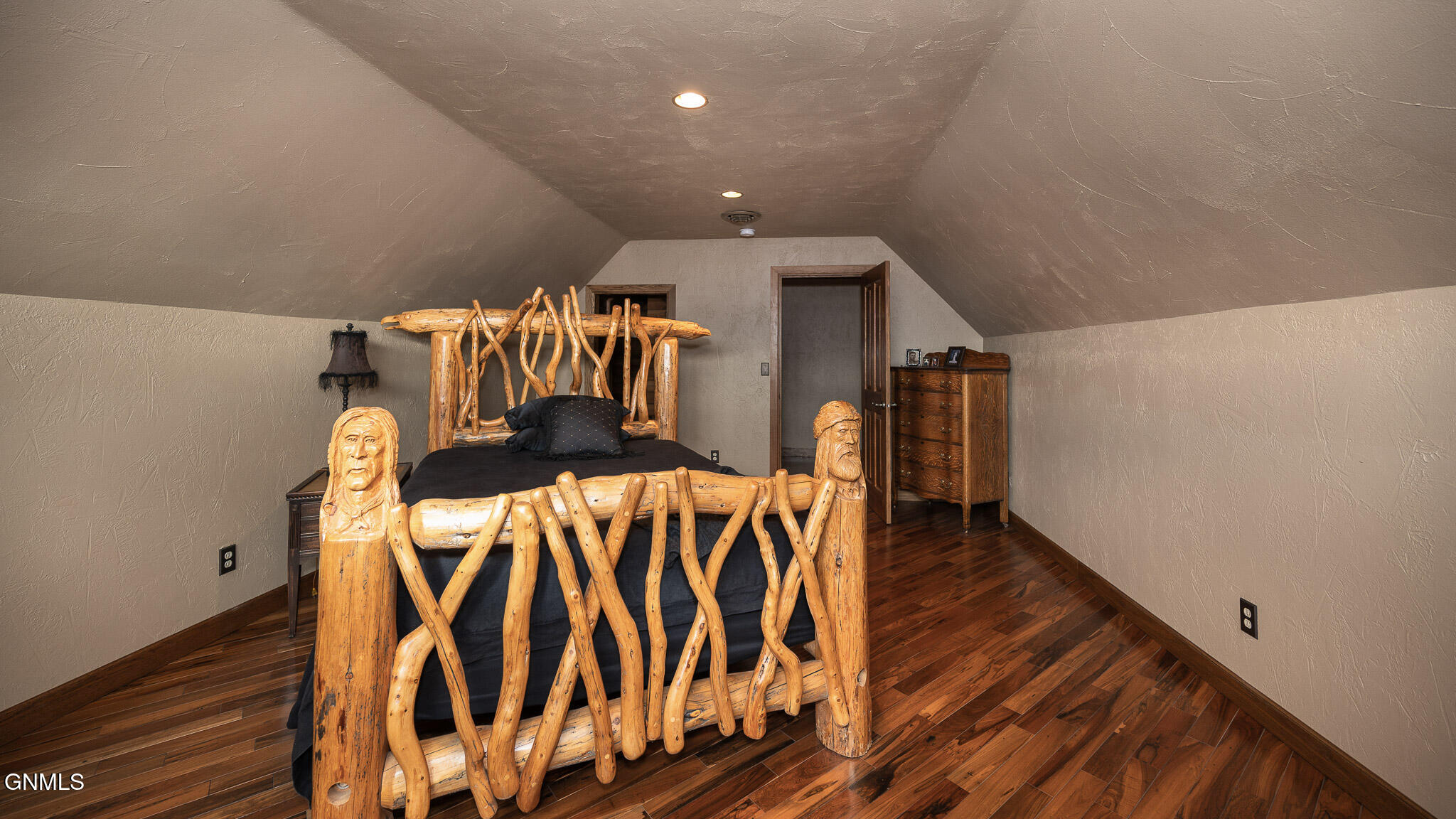 property viewer photo 43