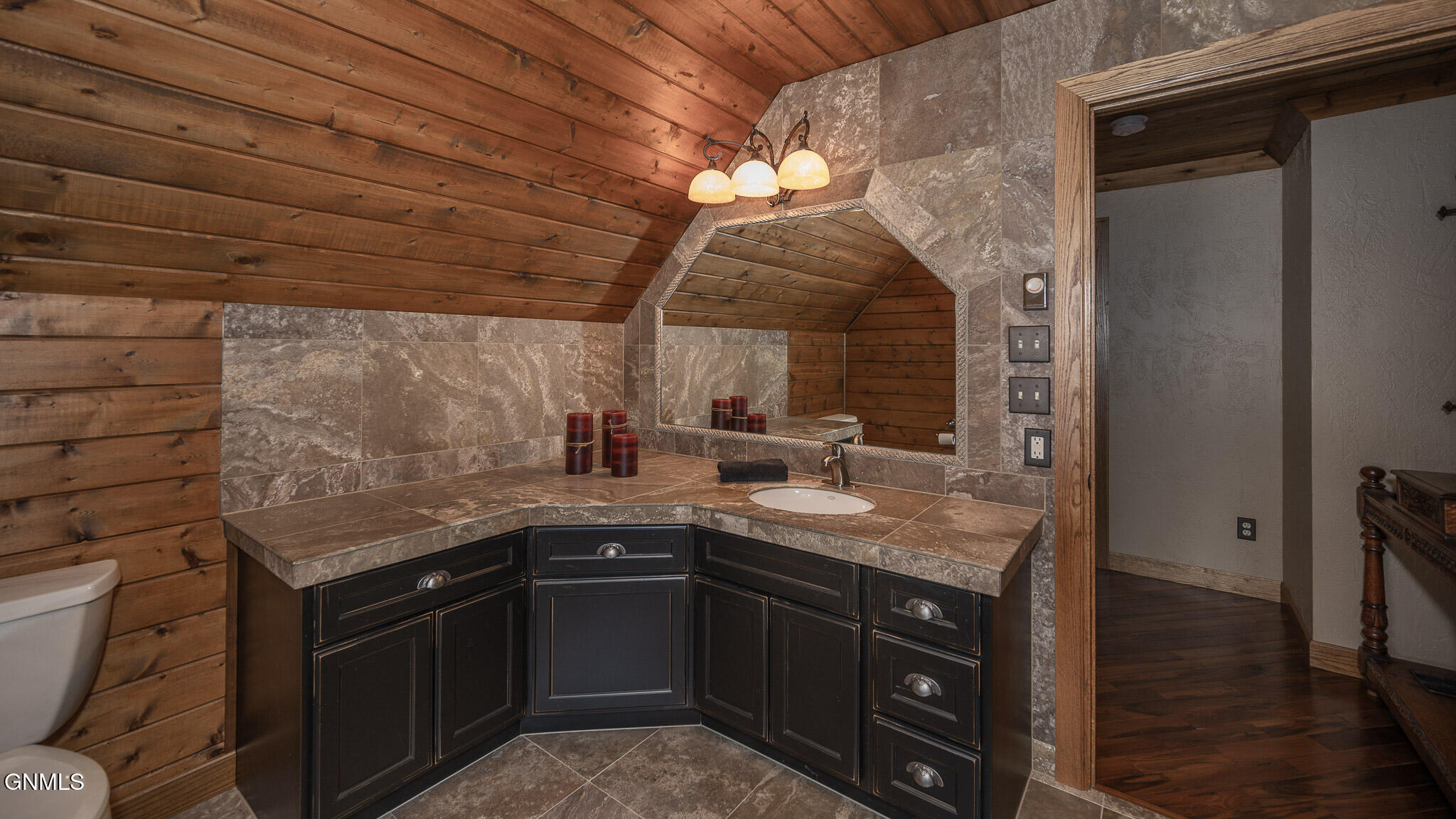 property viewer photo 44