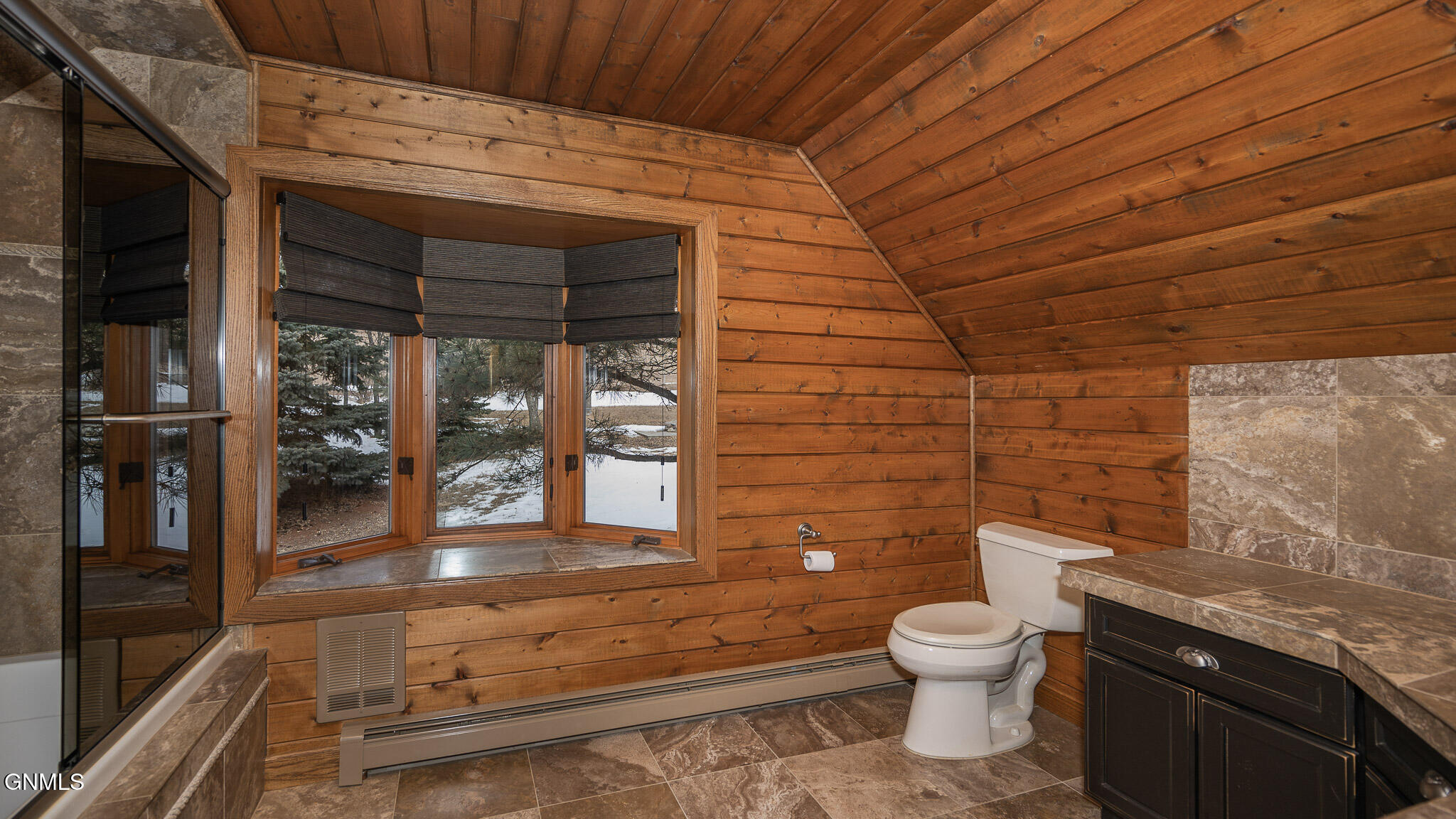 property viewer photo 45