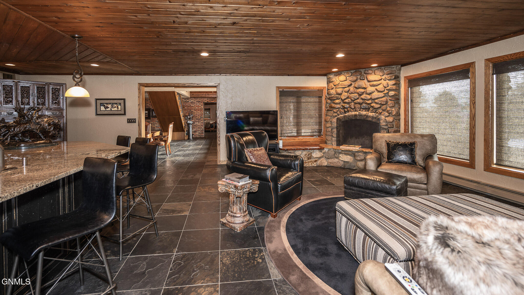property viewer photo 8