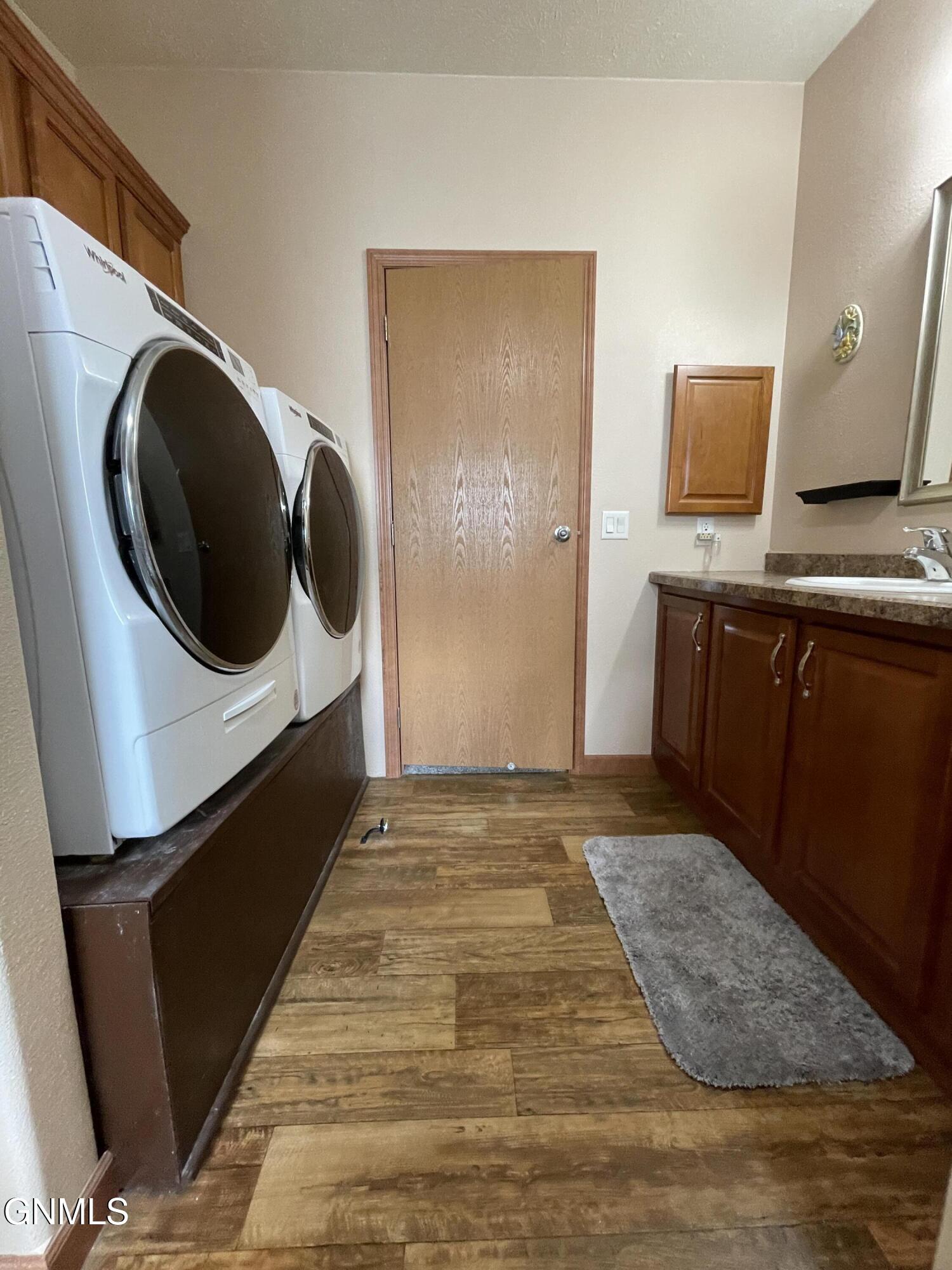 property viewer photo 26