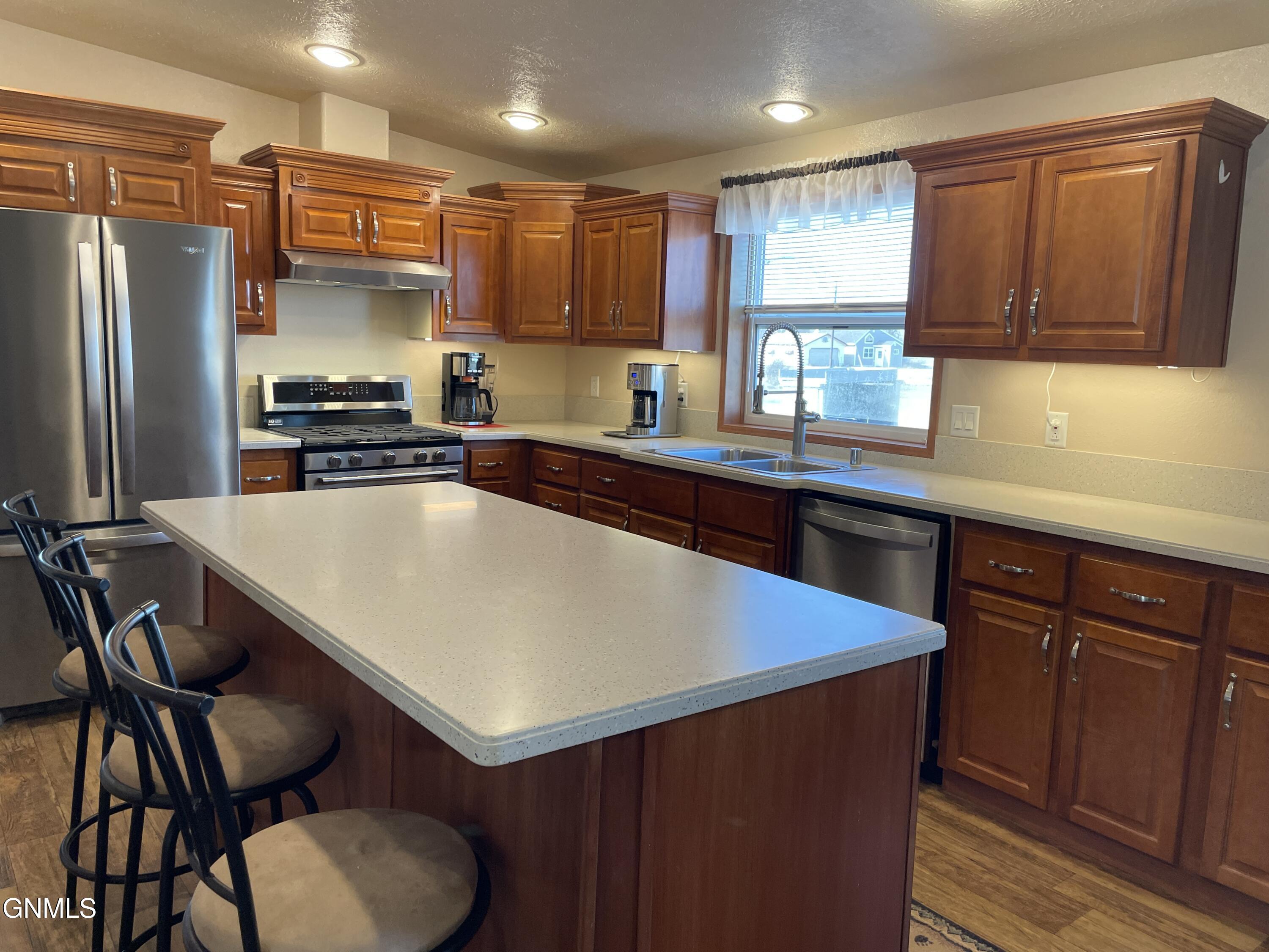 property viewer photo 3