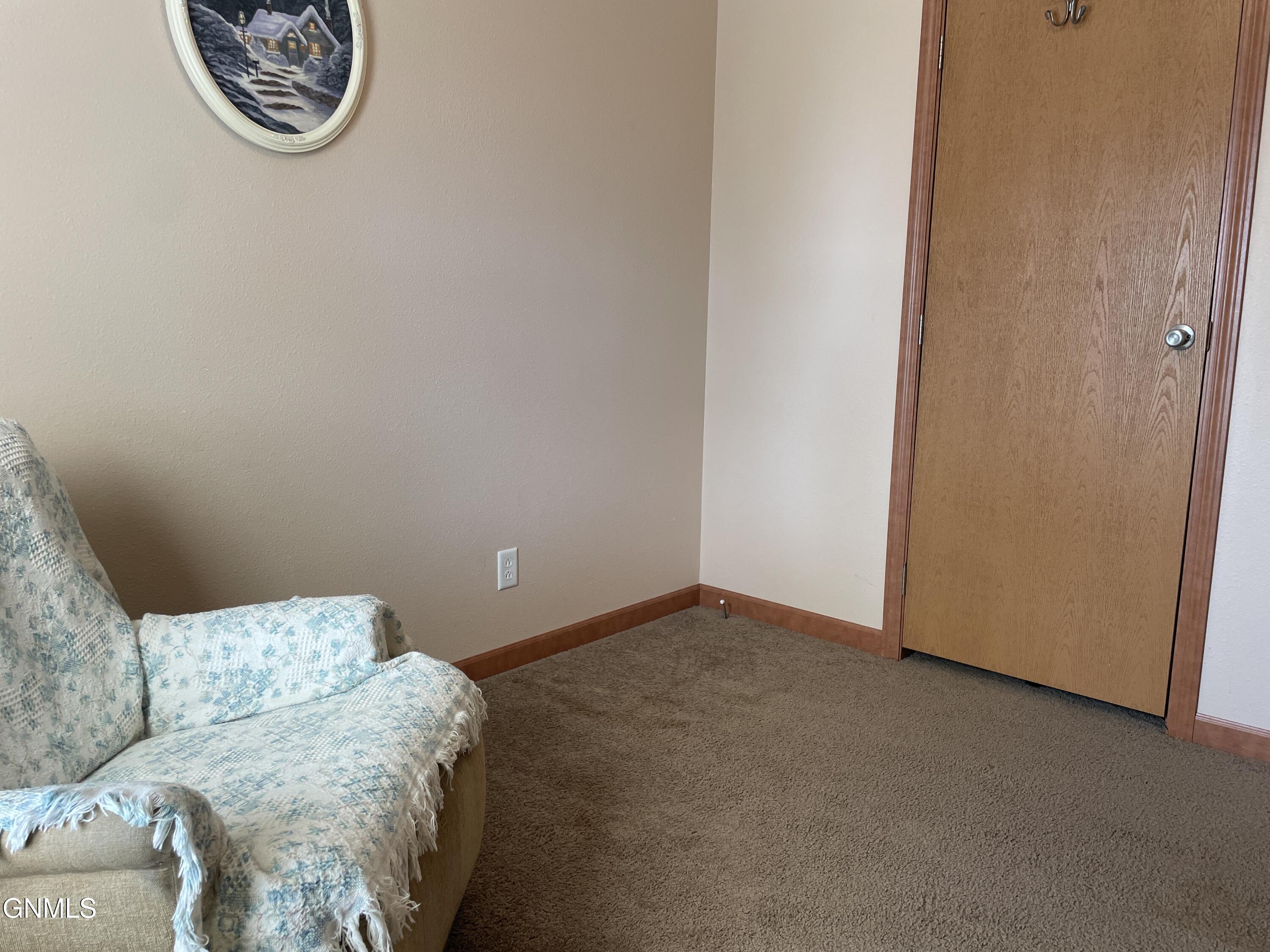 property viewer photo 30