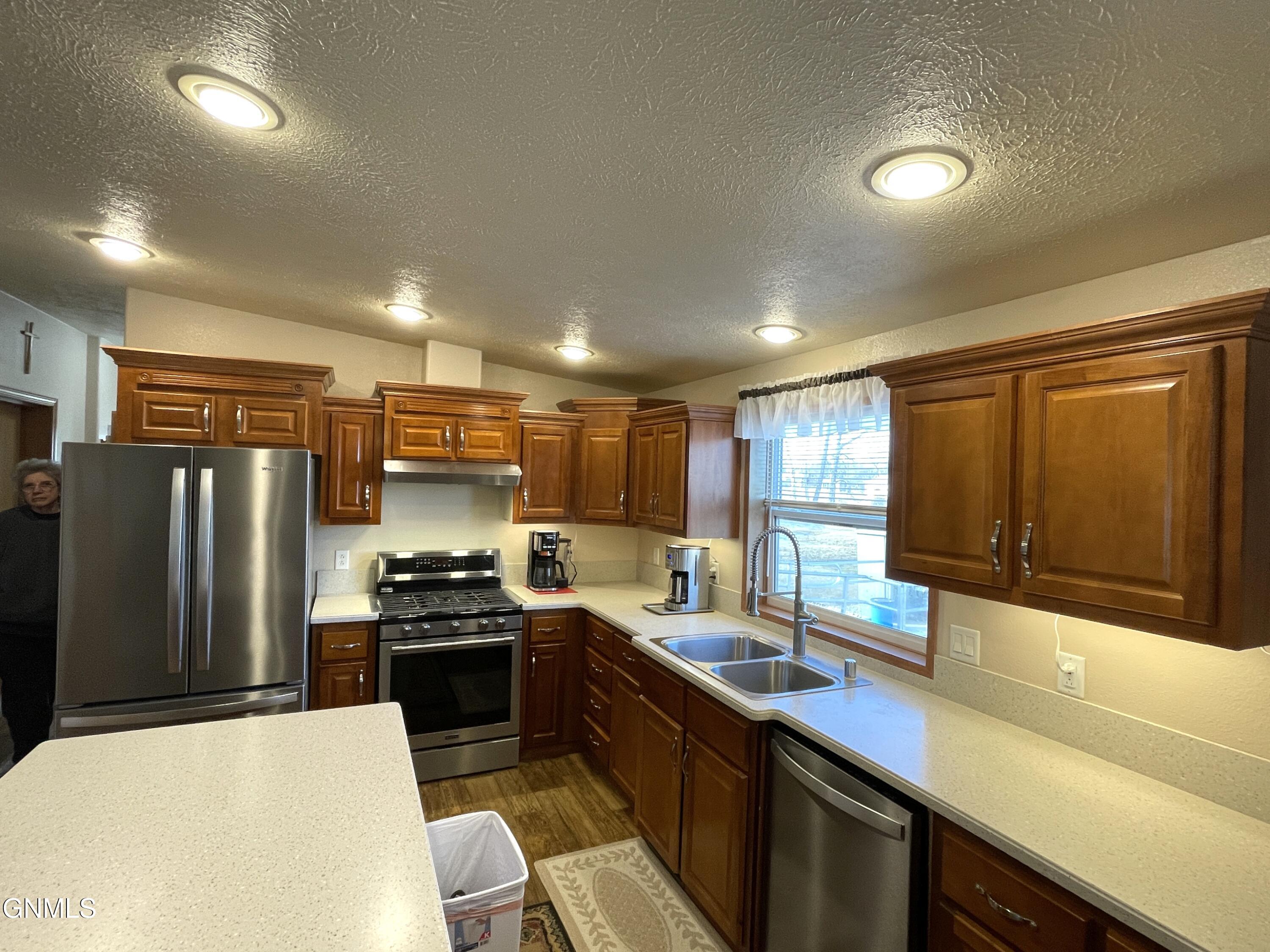 property viewer photo 5