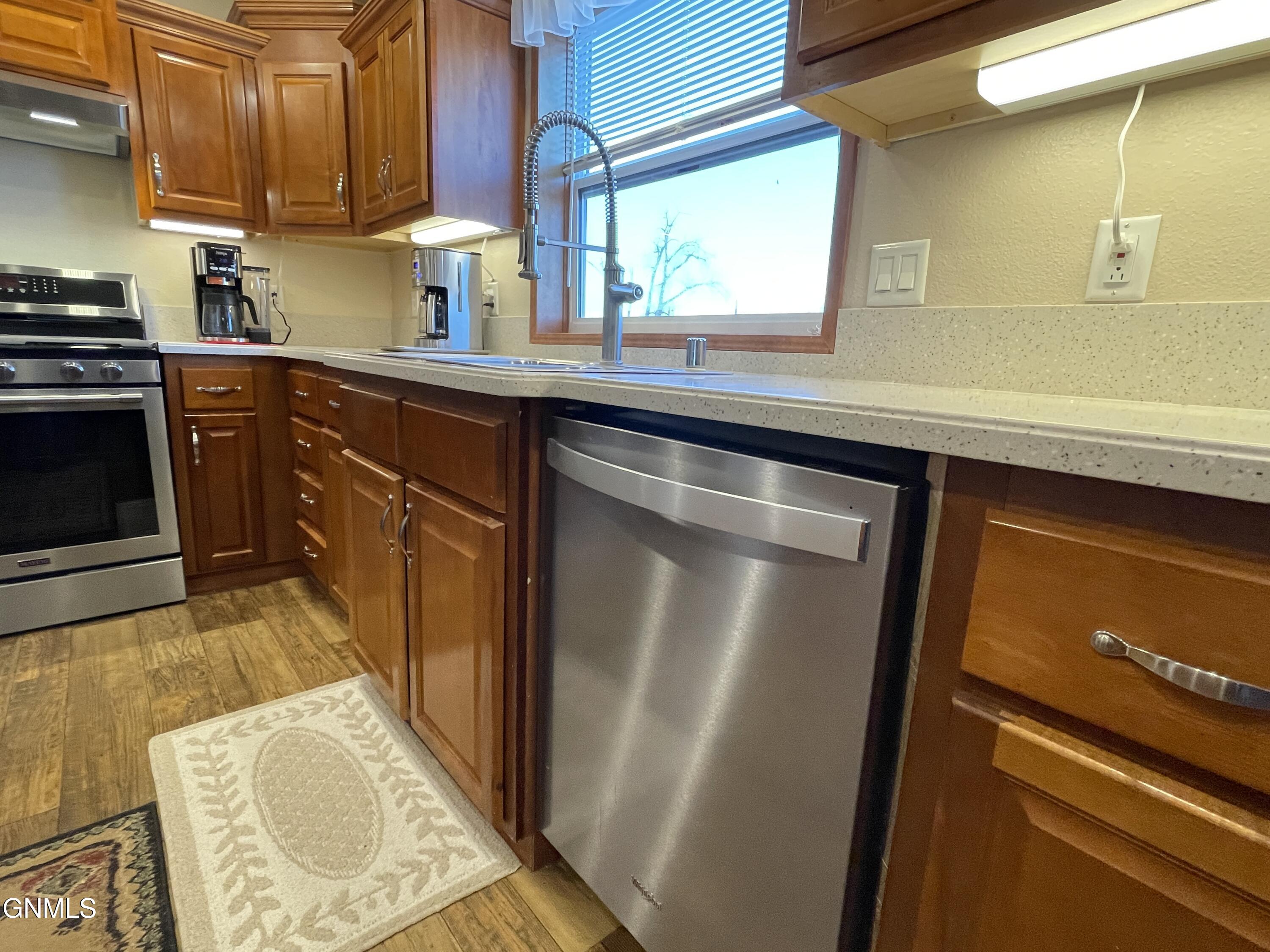 property viewer photo 7