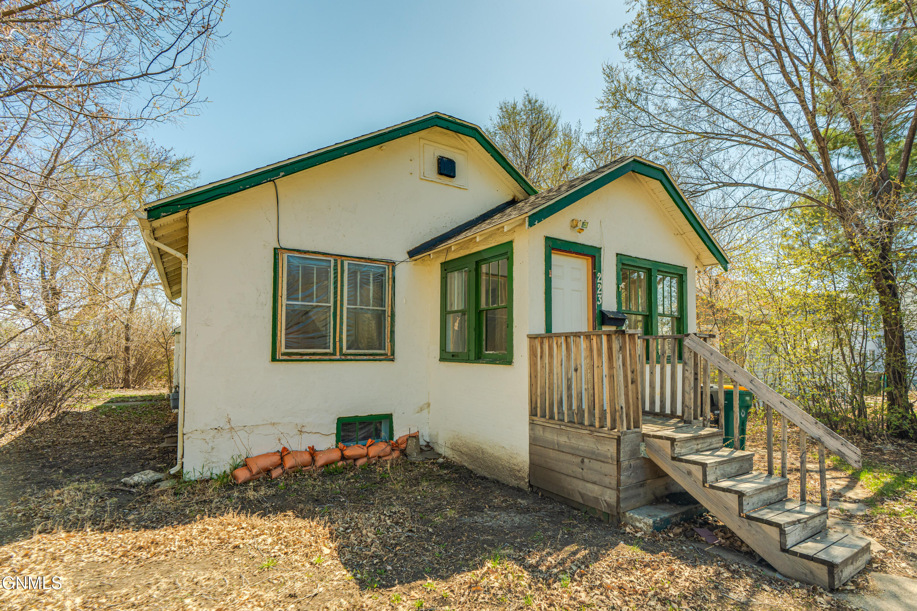 main property photo 11