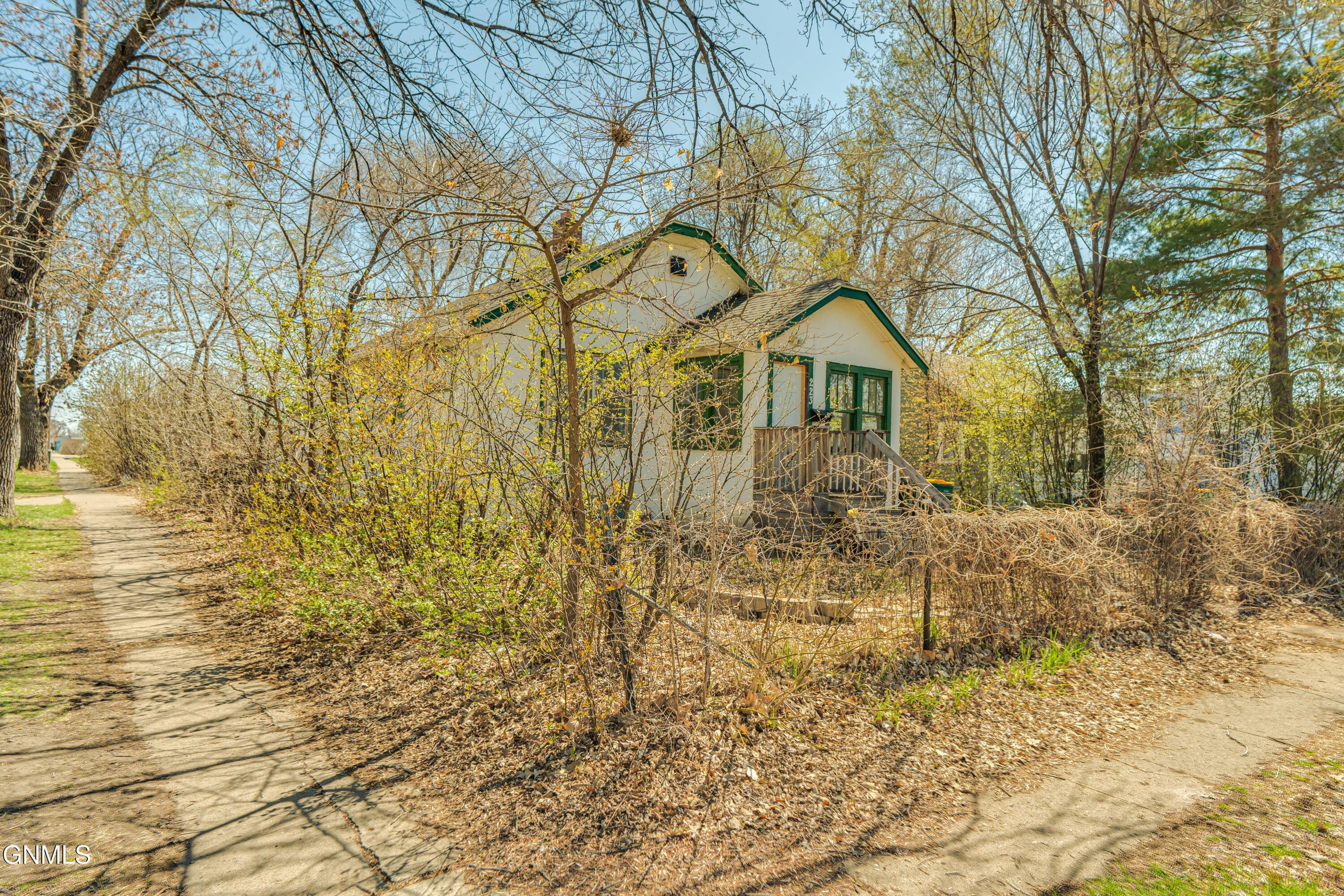 main property photo 3