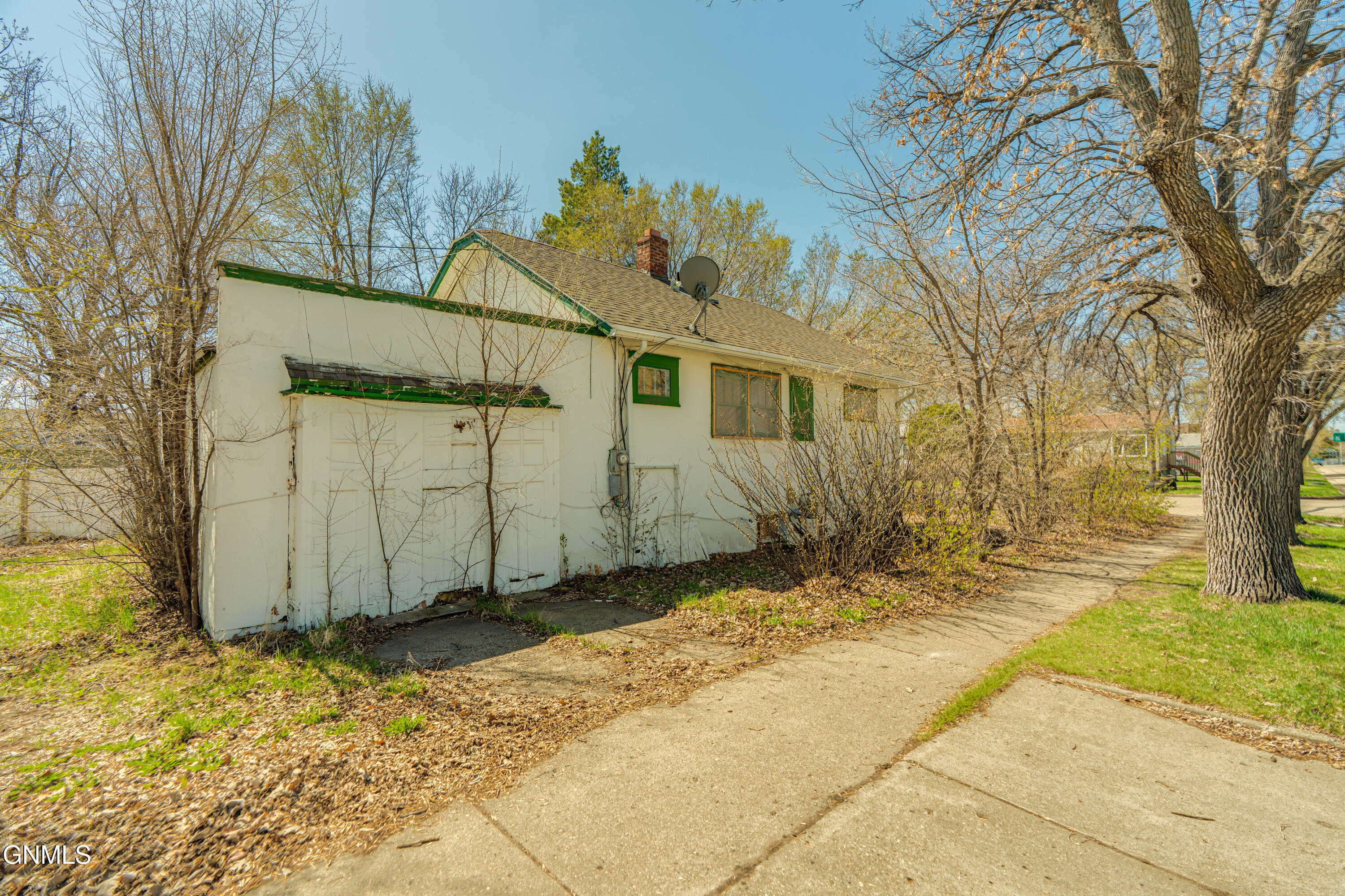 main property photo 4