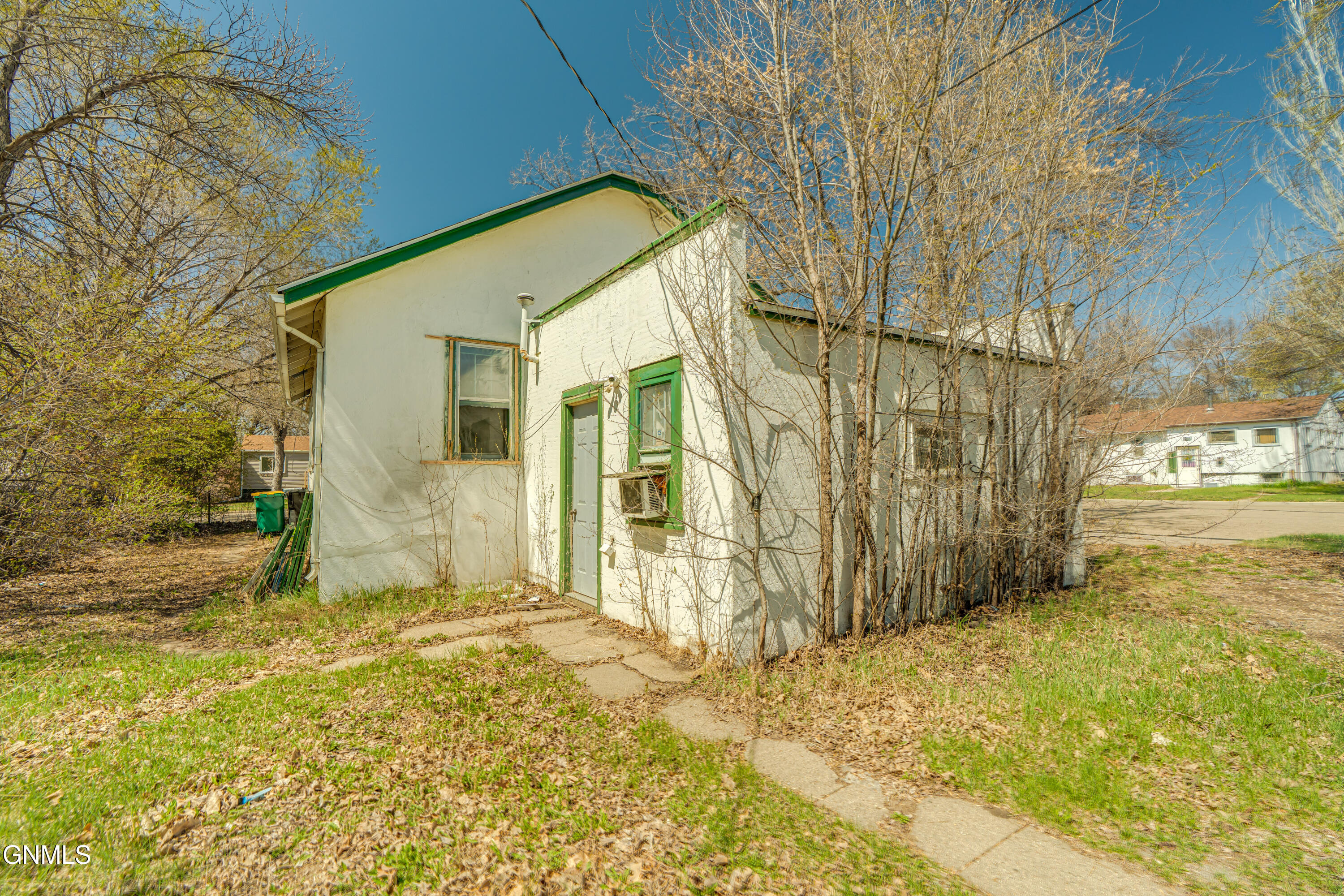 main property photo 7