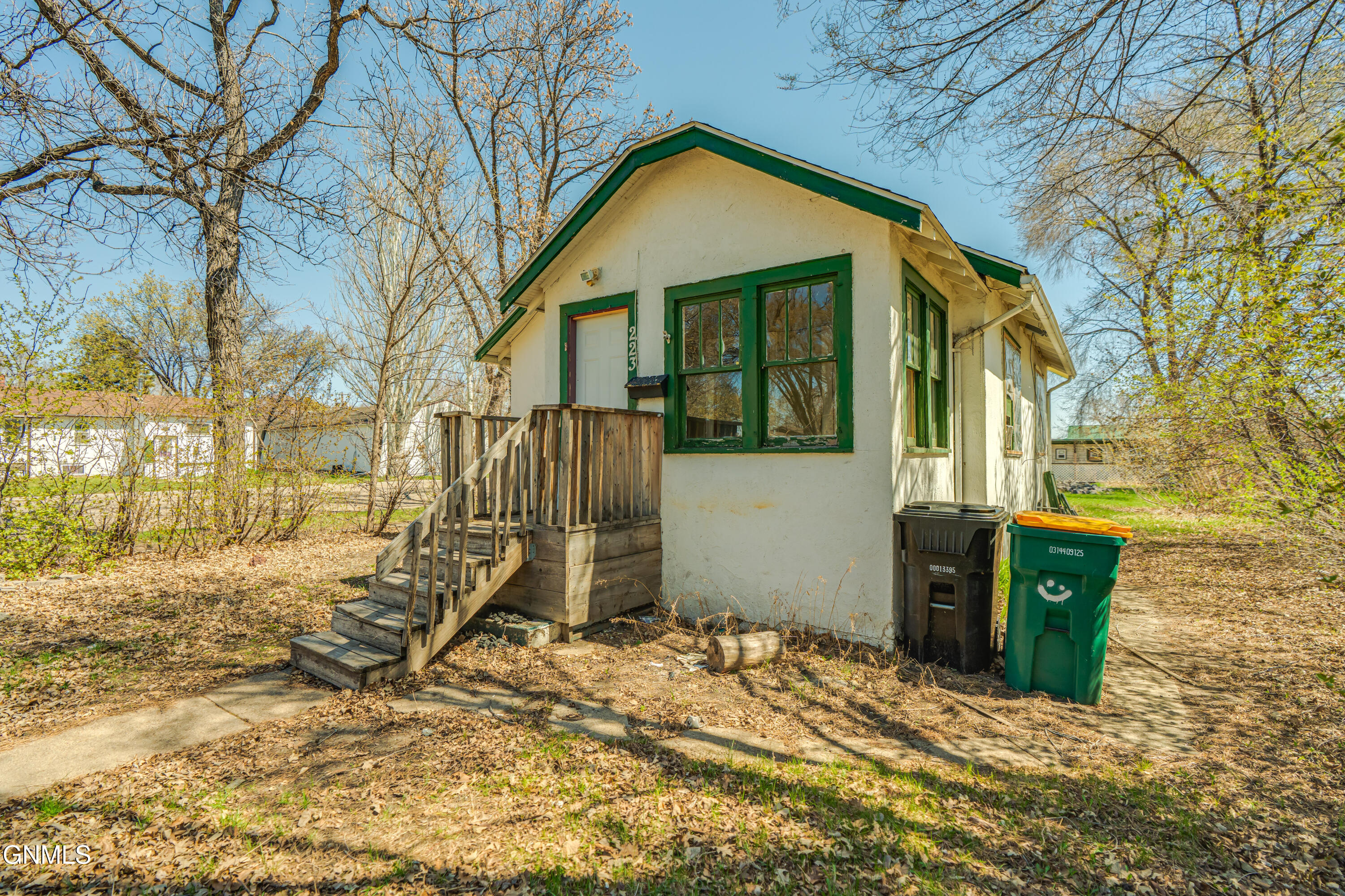 main property photo 8