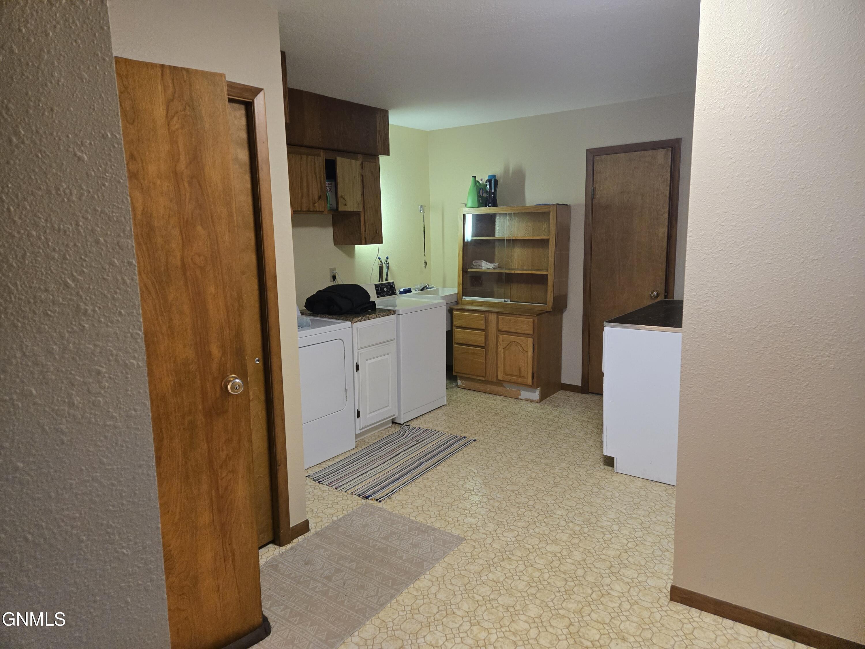 property viewer photo 10