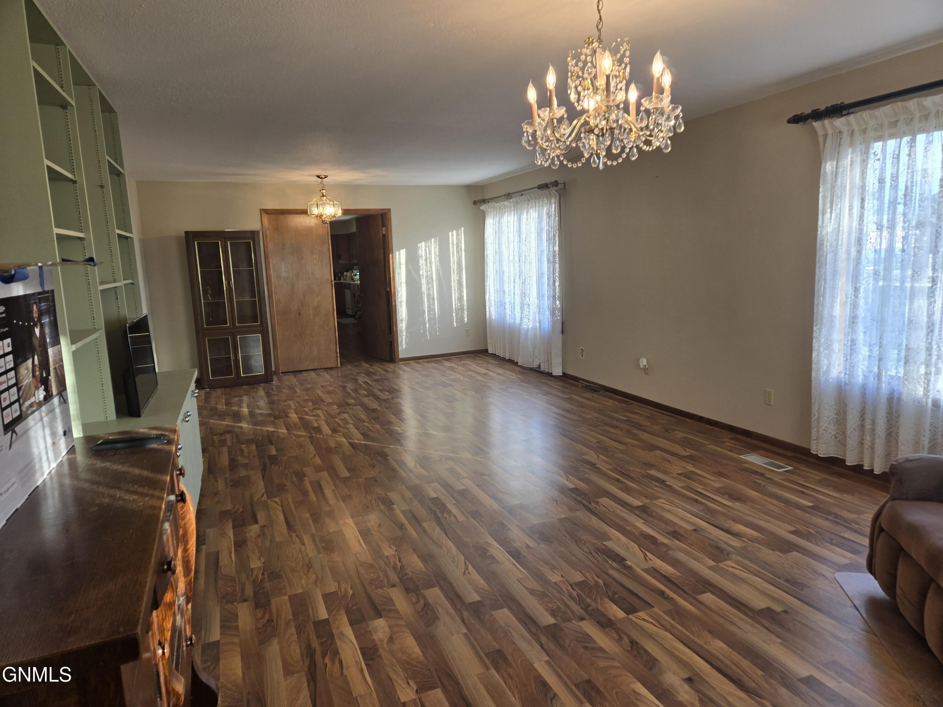 property viewer photo 17